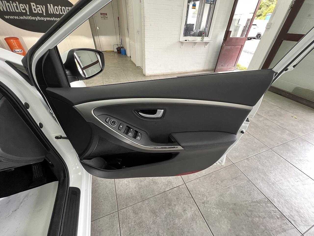 Hyundai i30 view 13