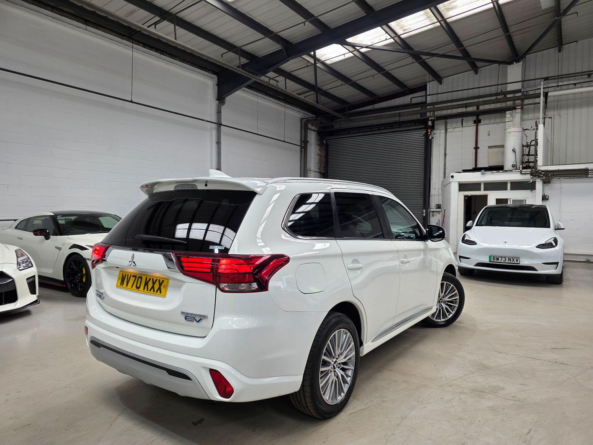 Mitsubishi Outlander view 25
