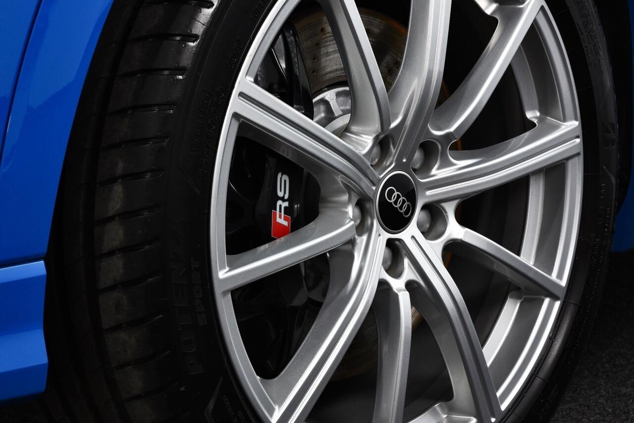 Audi RS Q3 view 21