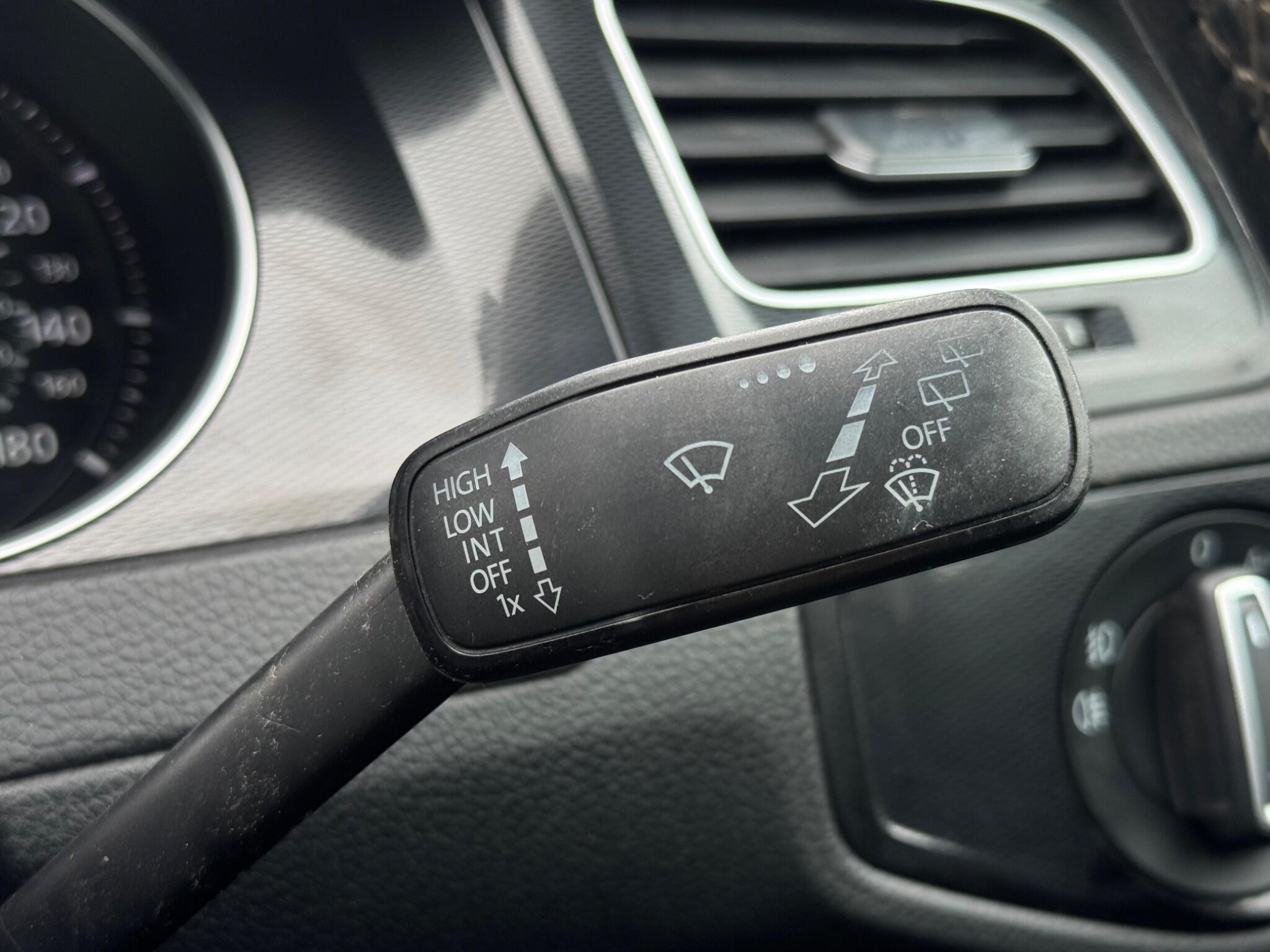 Volkswagen Golf view 34