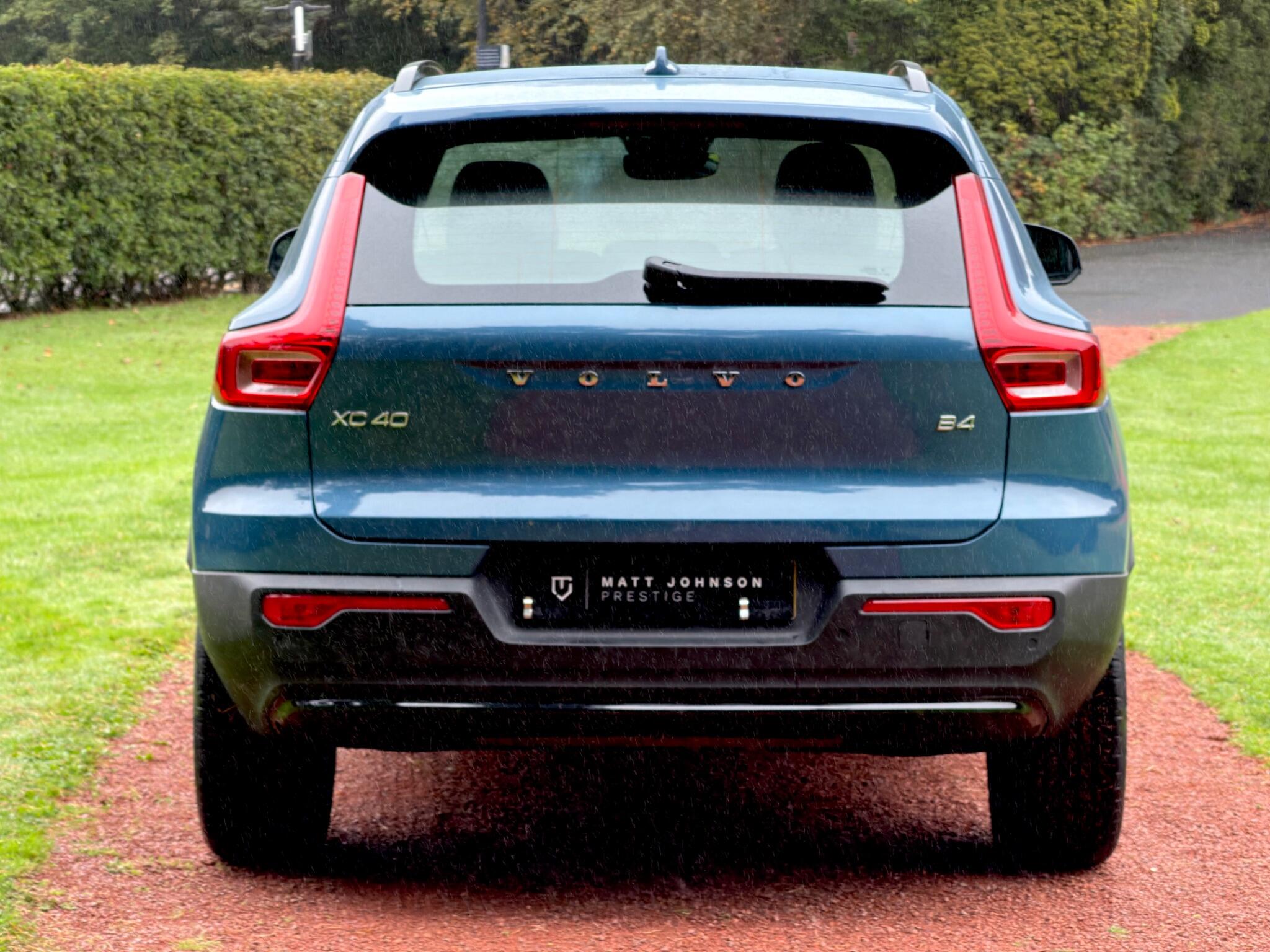 Volvo XC40 view 11