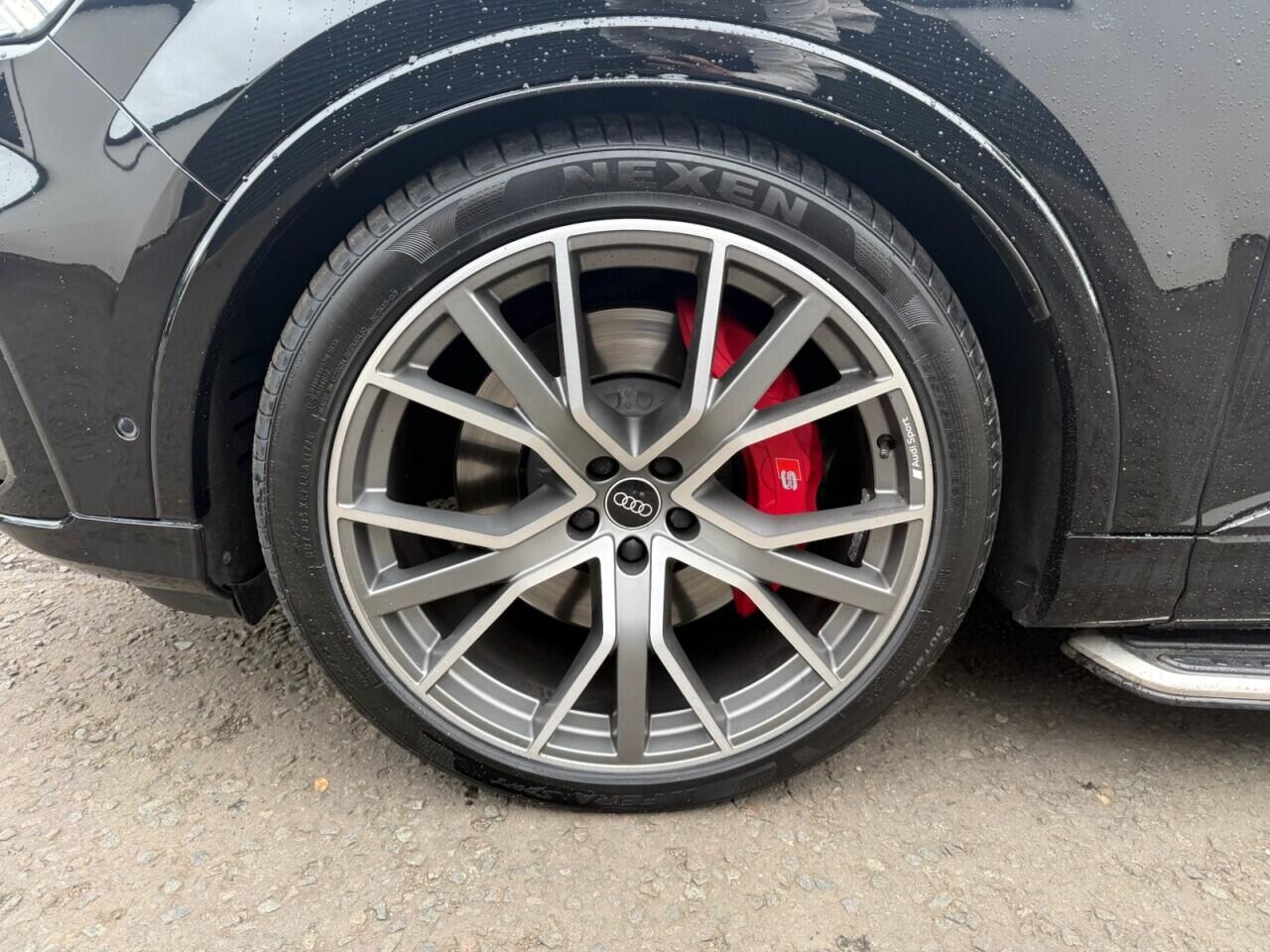 Audi SQ7 view 41
