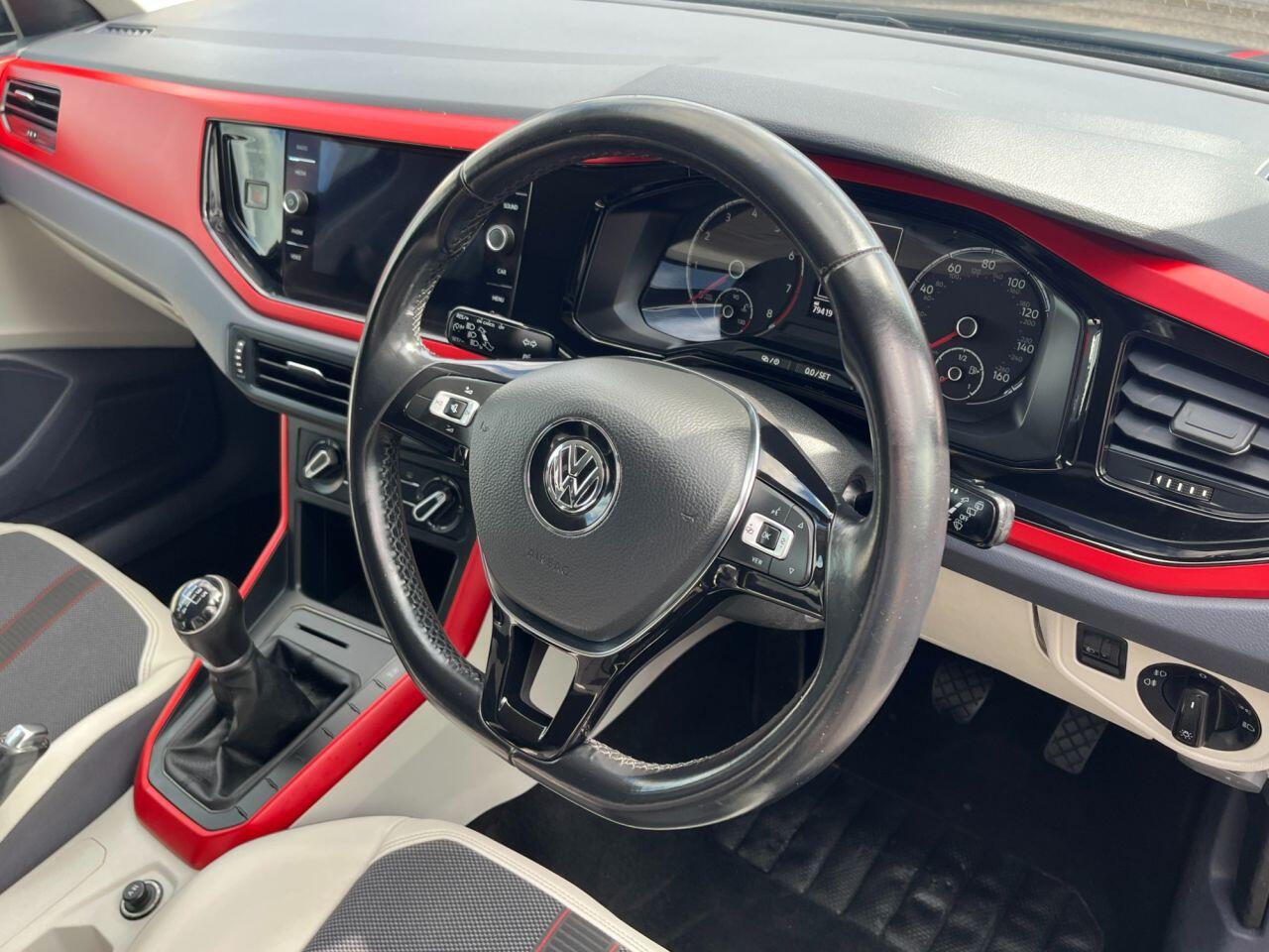 Volkswagen Polo view 9