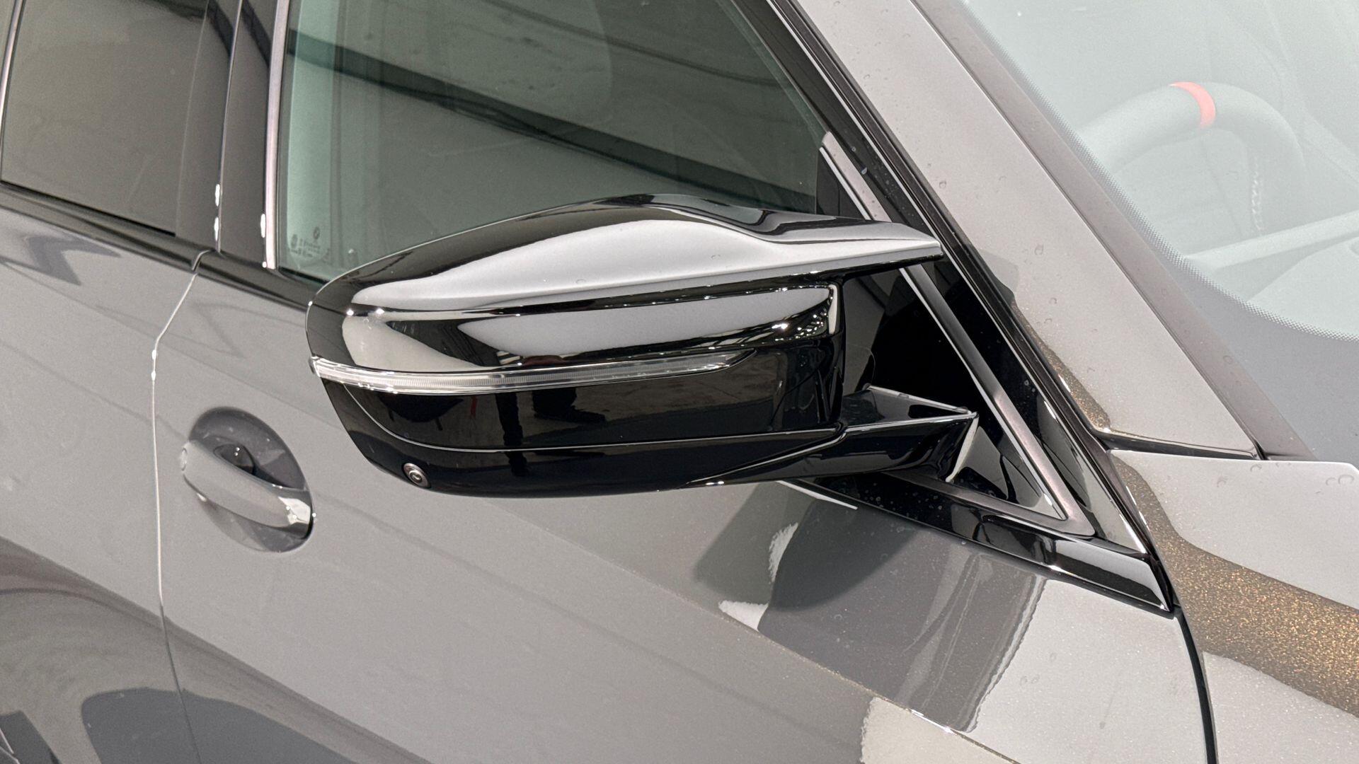 BMW 3 Series view 34