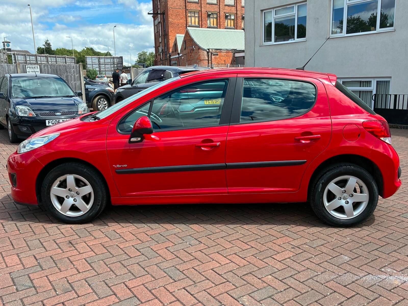 Peugeot 207 view 8