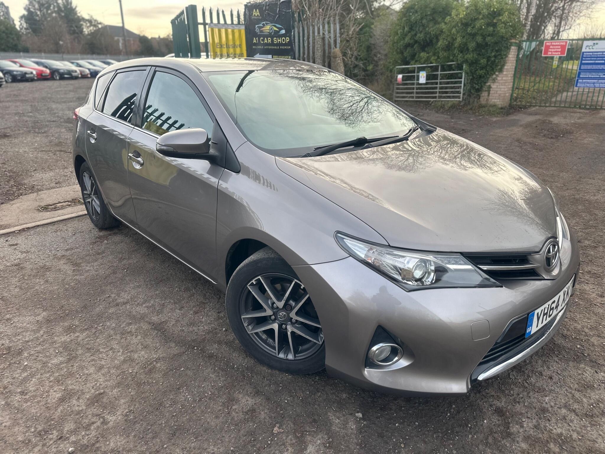 2014 Toyota Auris image 5