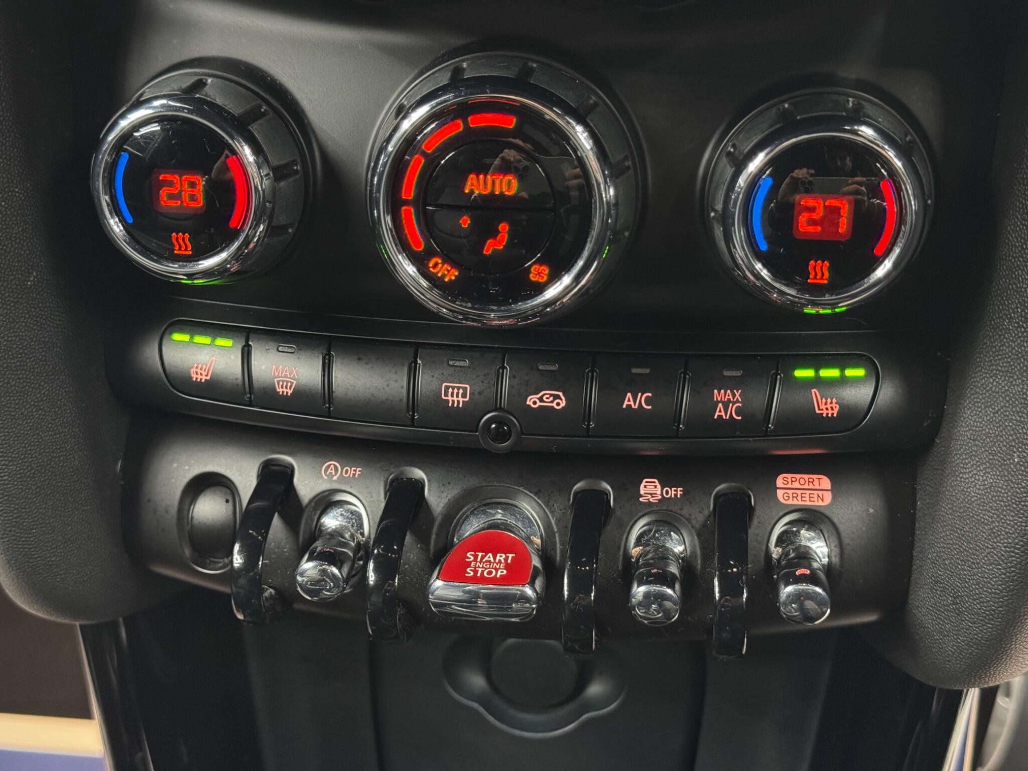 MINI Hatch view 26