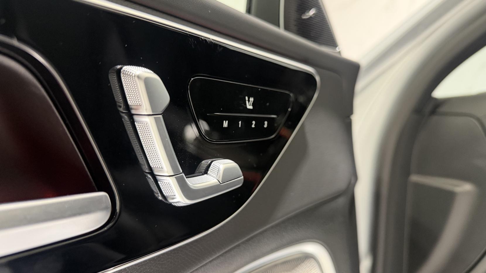 Mercedes-Benz C-Class view 22