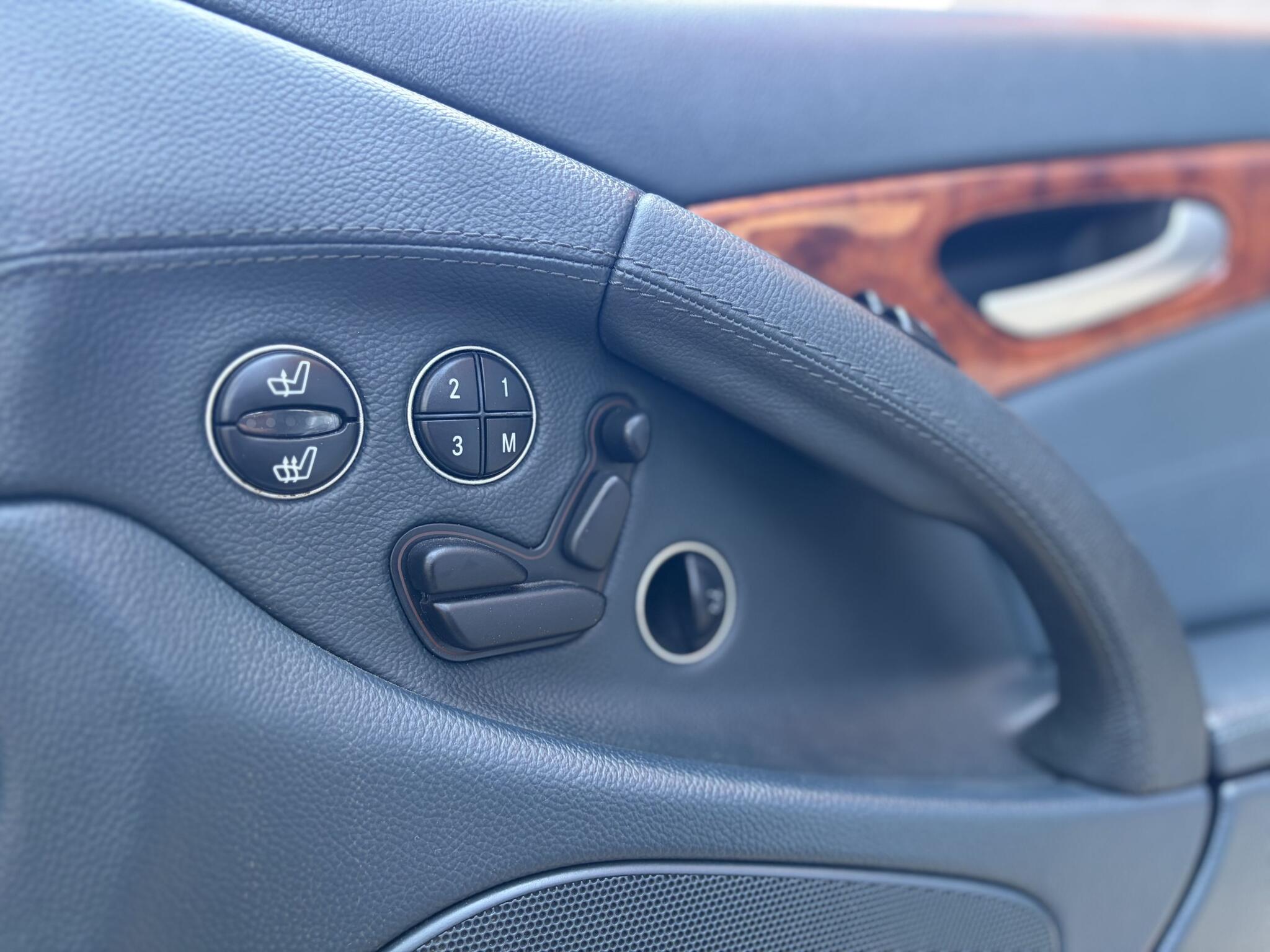 Mercedes-Benz SL view 17
