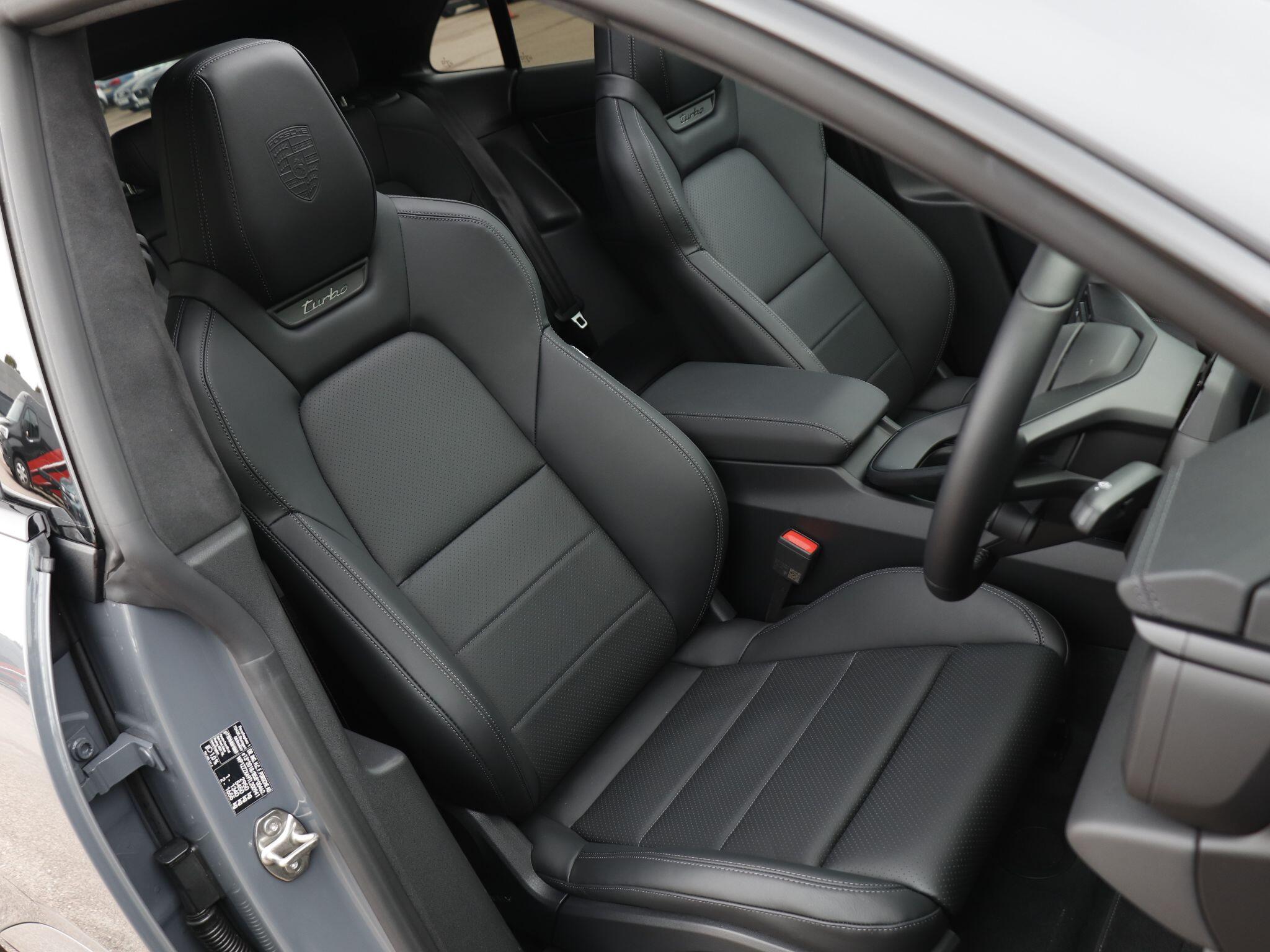 Porsche Macan view 24