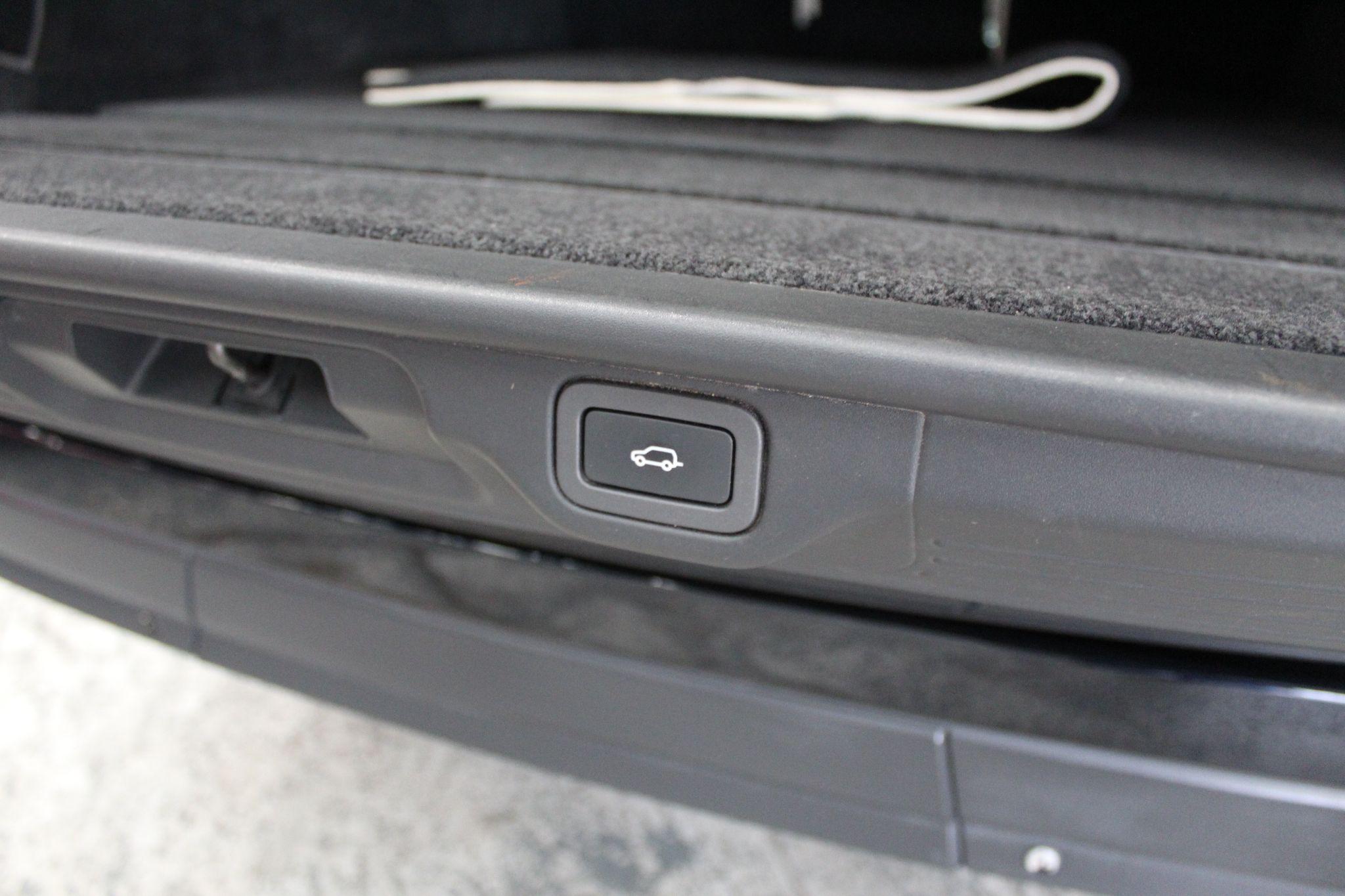 Land Rover Range Rover view 31