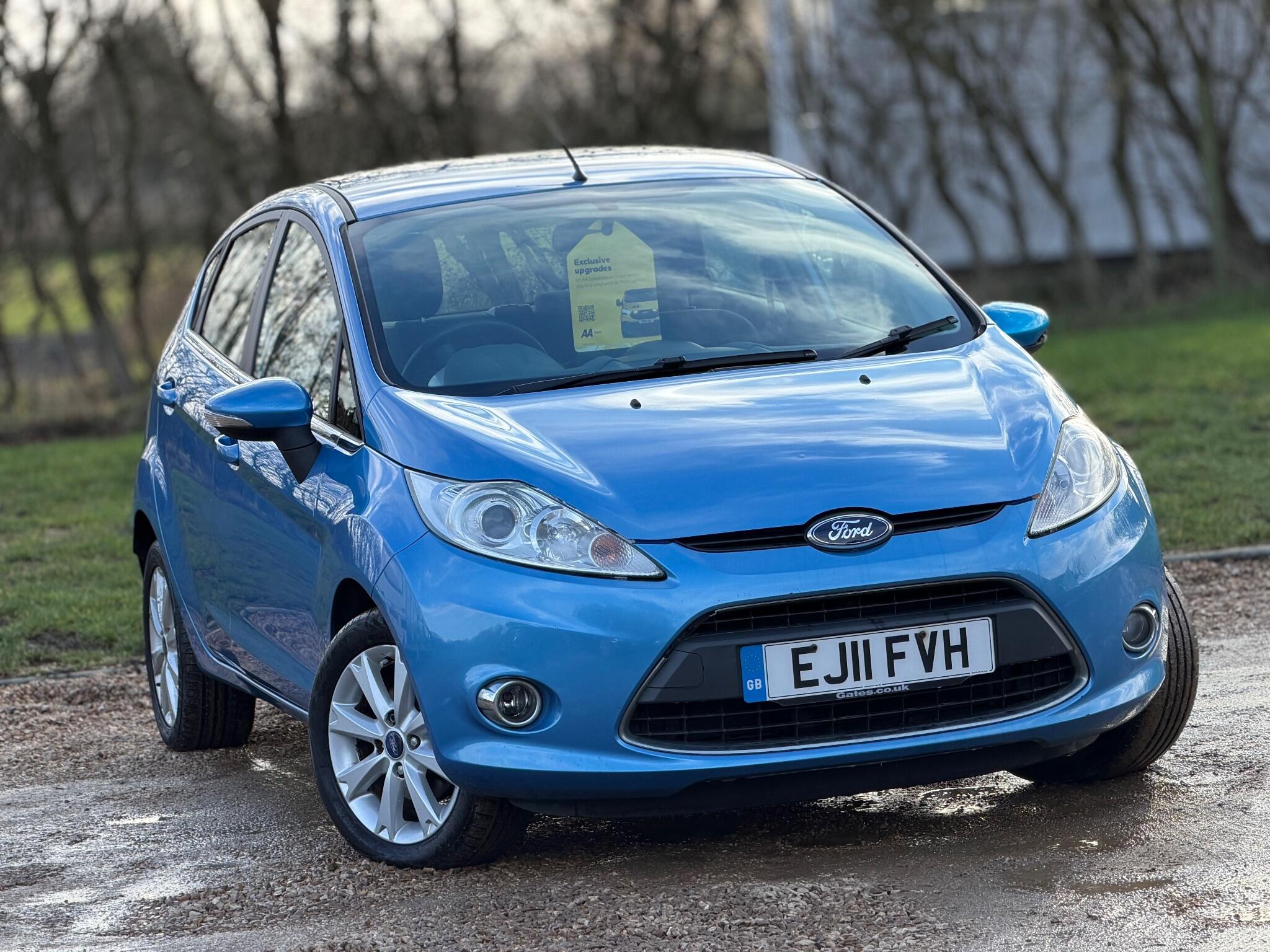2011 Ford Fiesta 1.4 TDCi DPF Zetec 5dr image 4