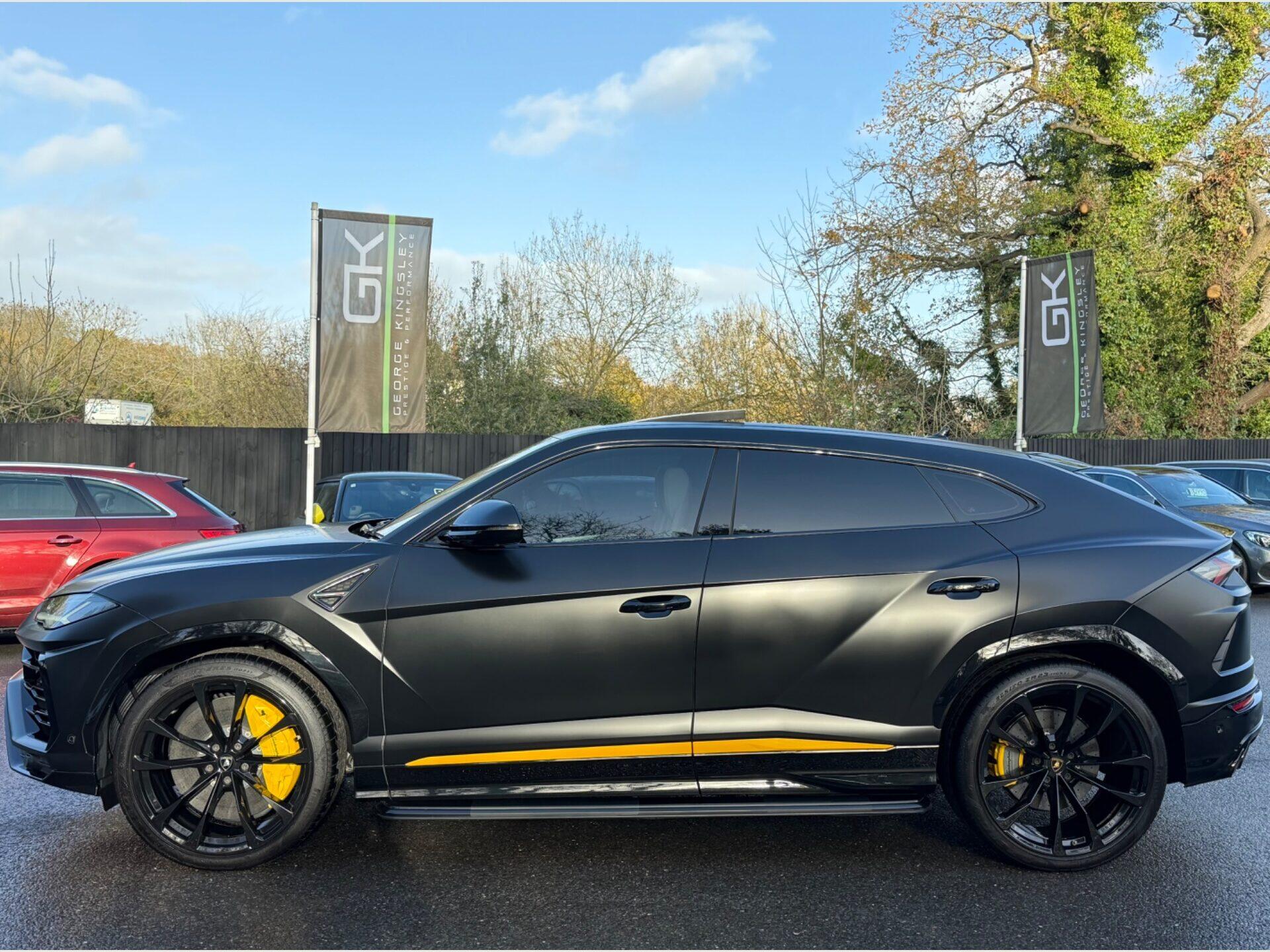 Lamborghini Urus view 8