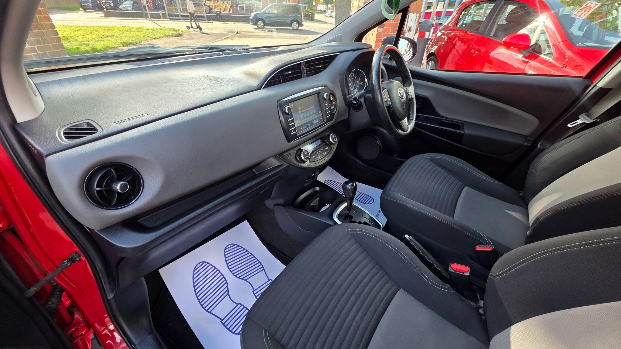 Toyota Yaris view 26