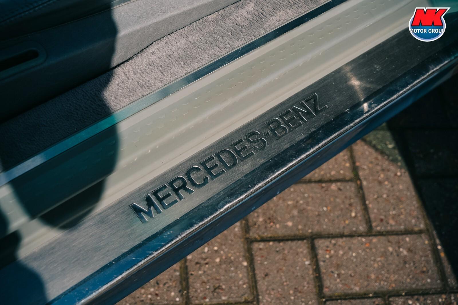 Mercedes-Benz SL view 23