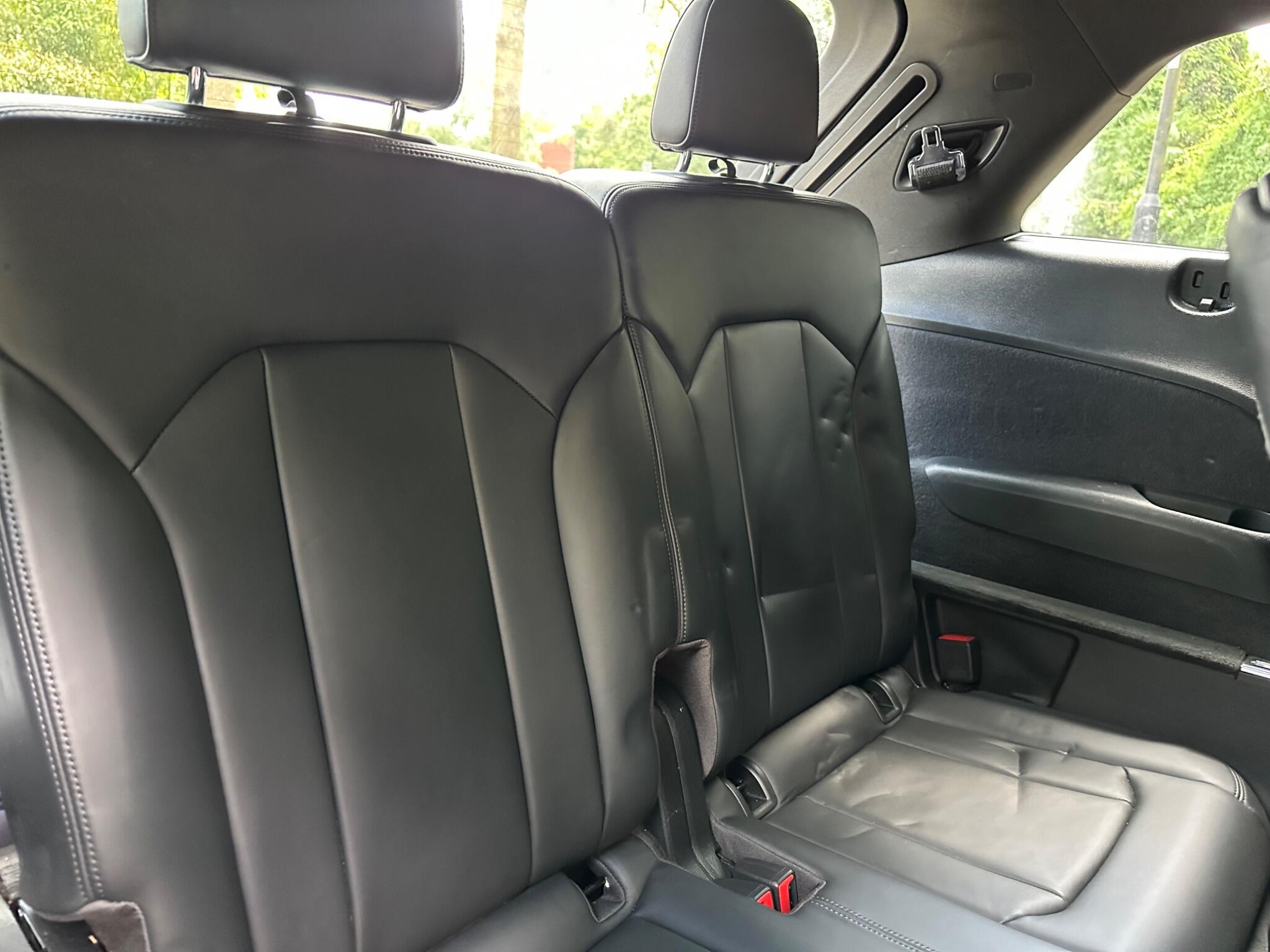 Audi SQ7 view 21