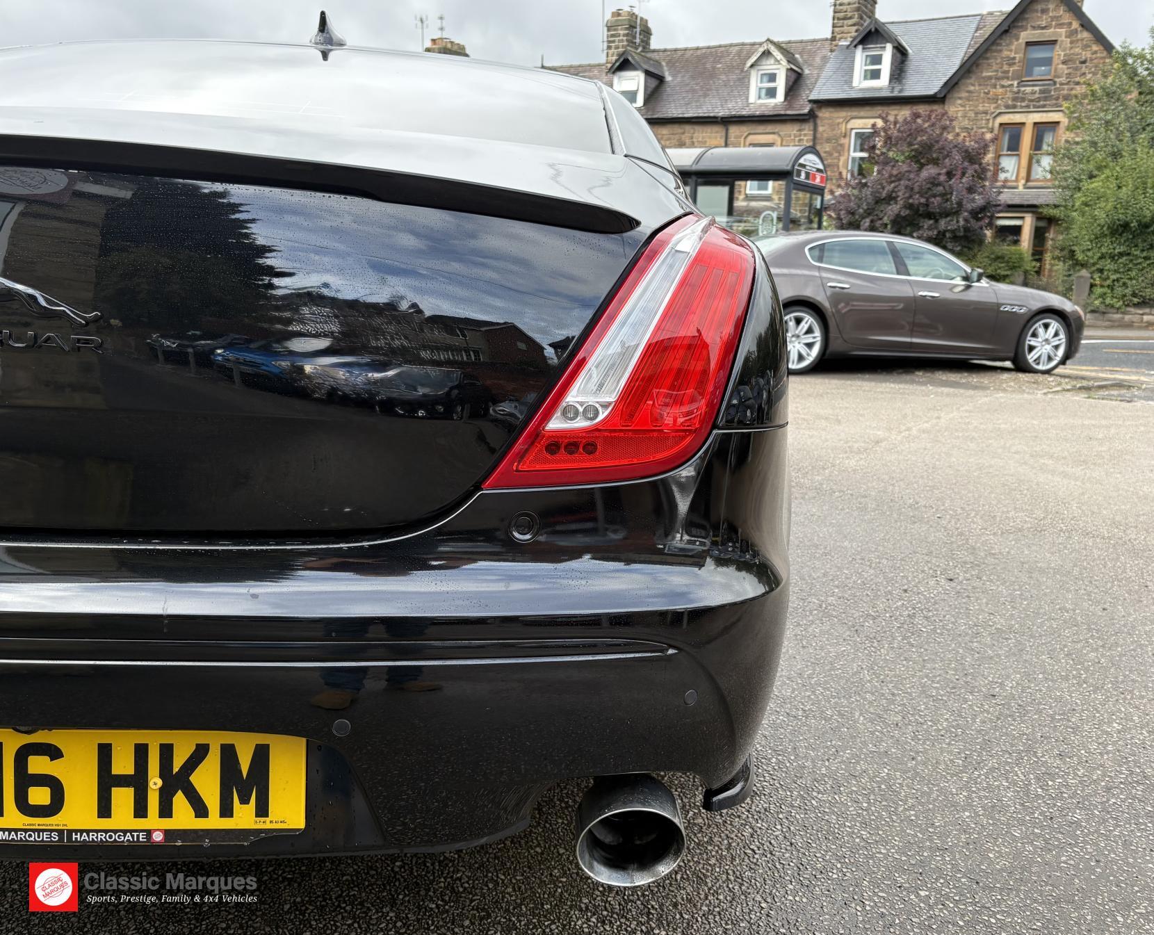 Jaguar XJ view 12