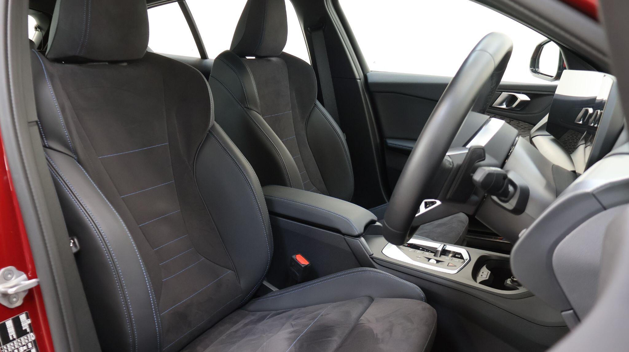 BMW 1 Series view 24