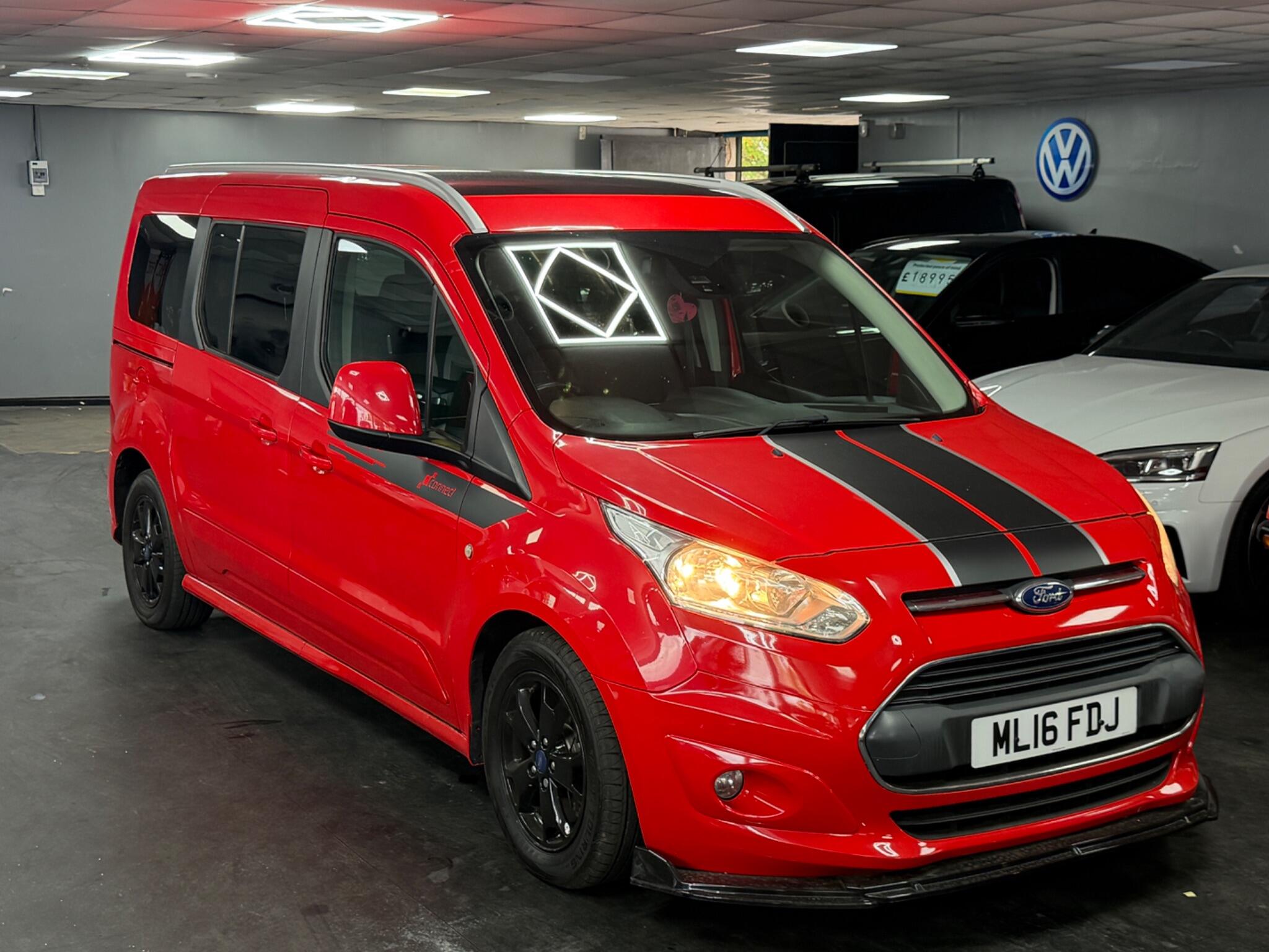 Ford Grand Tourneo Connect view 17