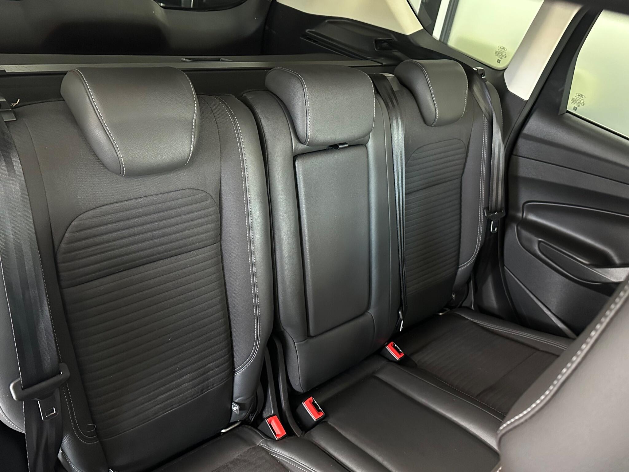 Ford Kuga view 25