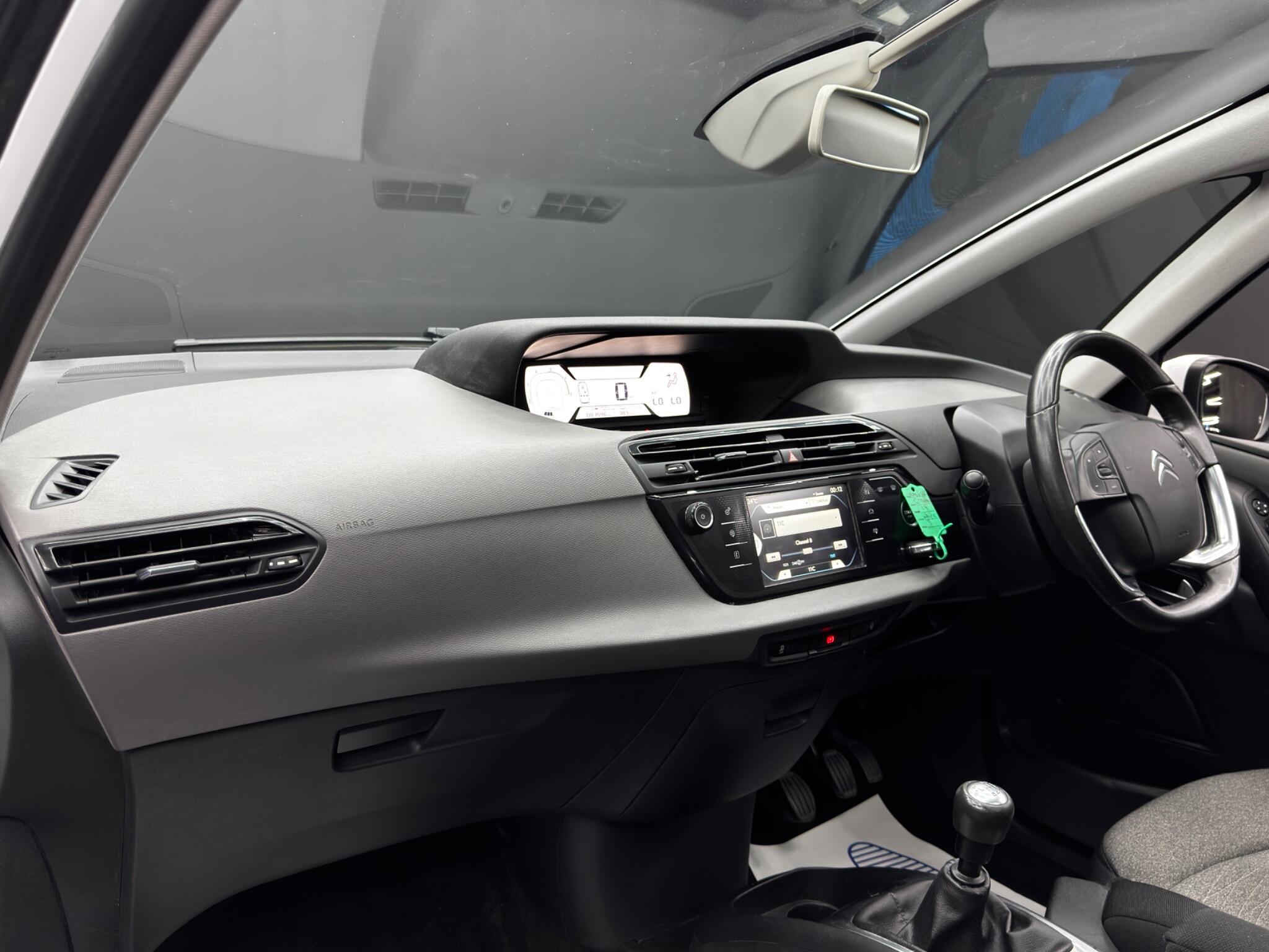 Citroen C4 Picasso view 11