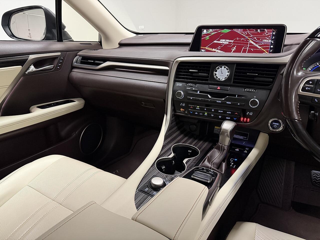 Lexus RX view 18