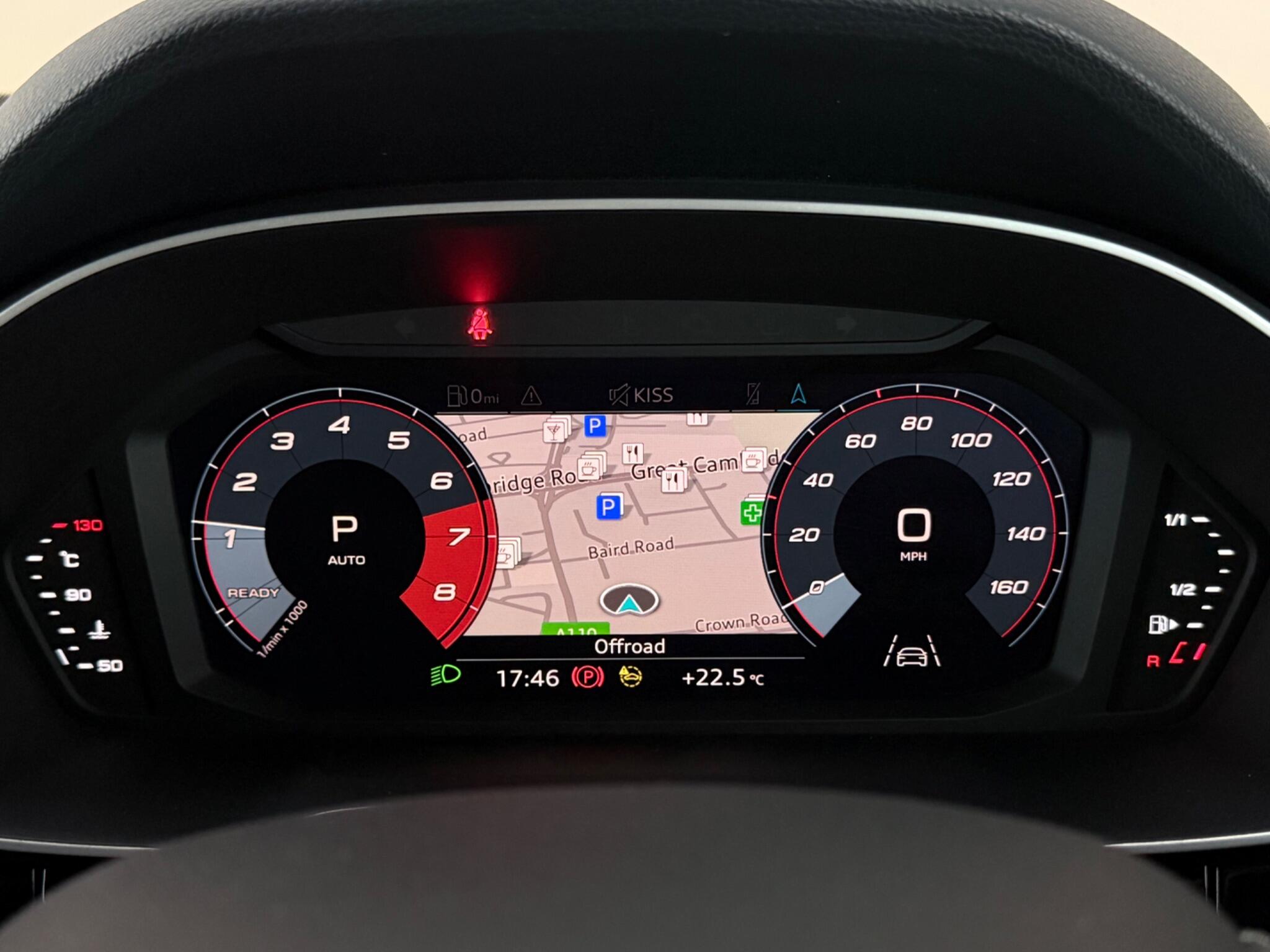 Audi Q3 view 16