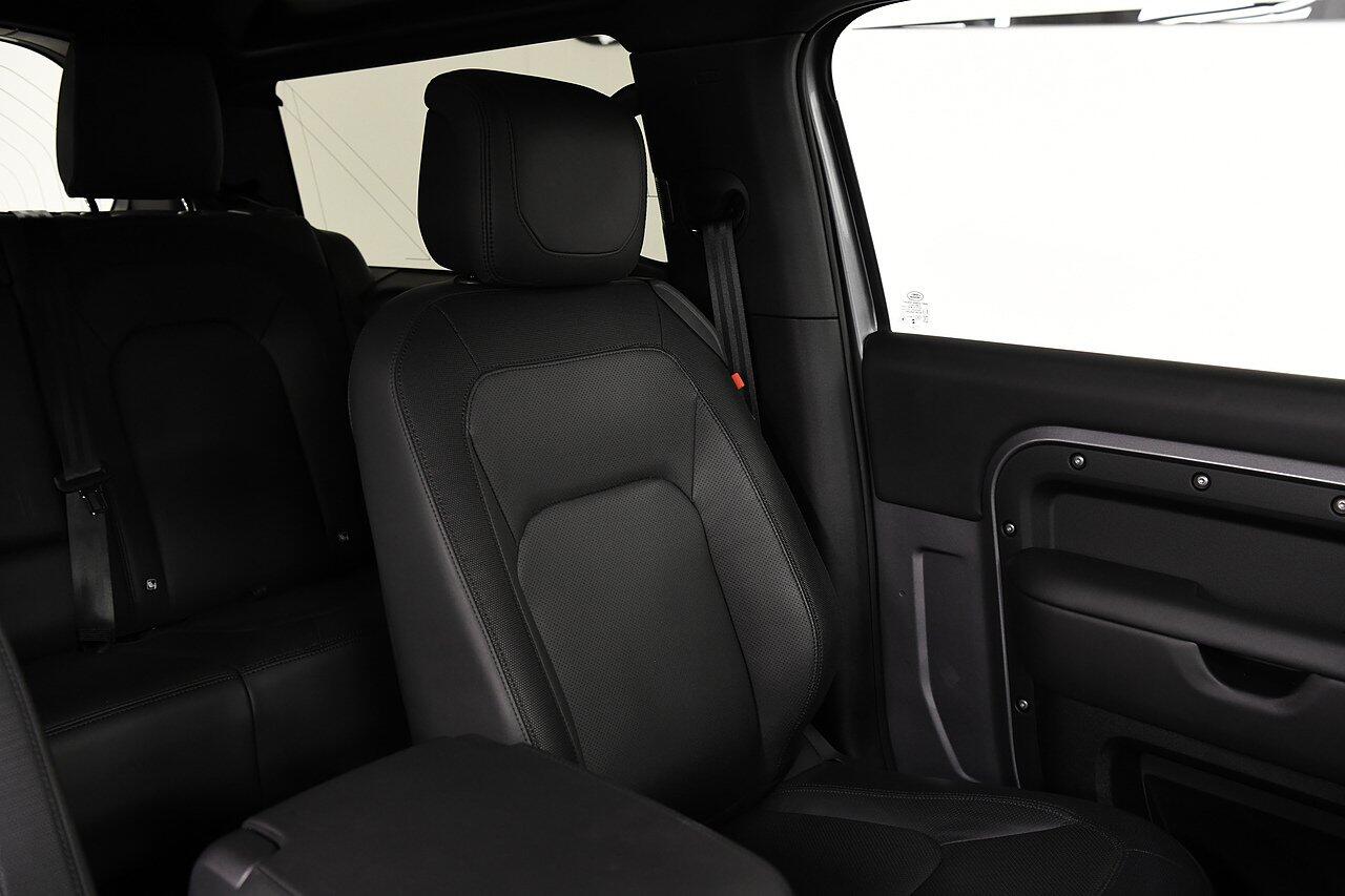 Land Rover Defender view 9