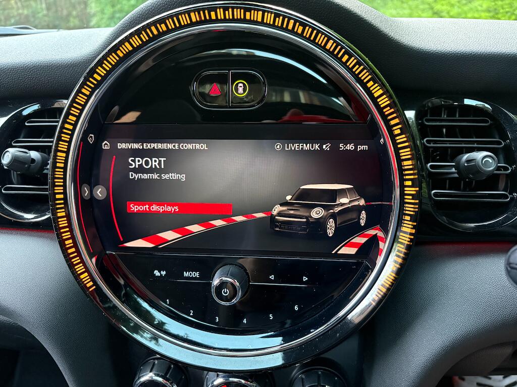 Mini Hatch view 18