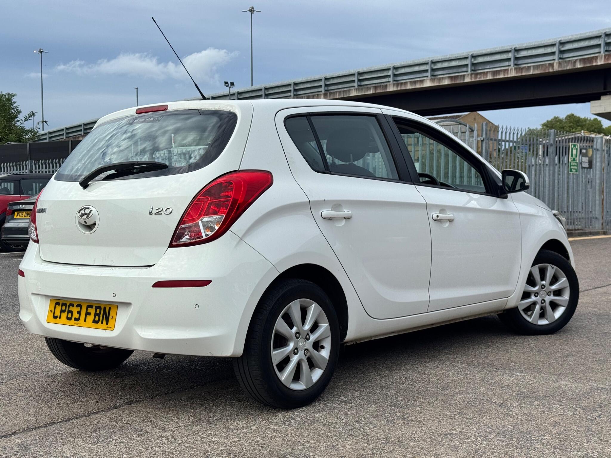 Hyundai i20 view 22