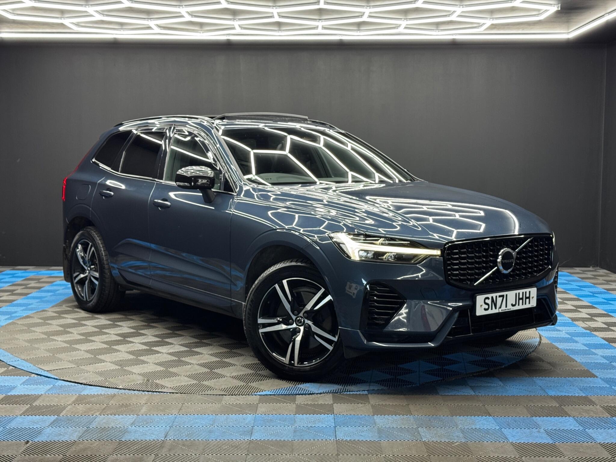 2021 Volvo XC60 in Blue for sale