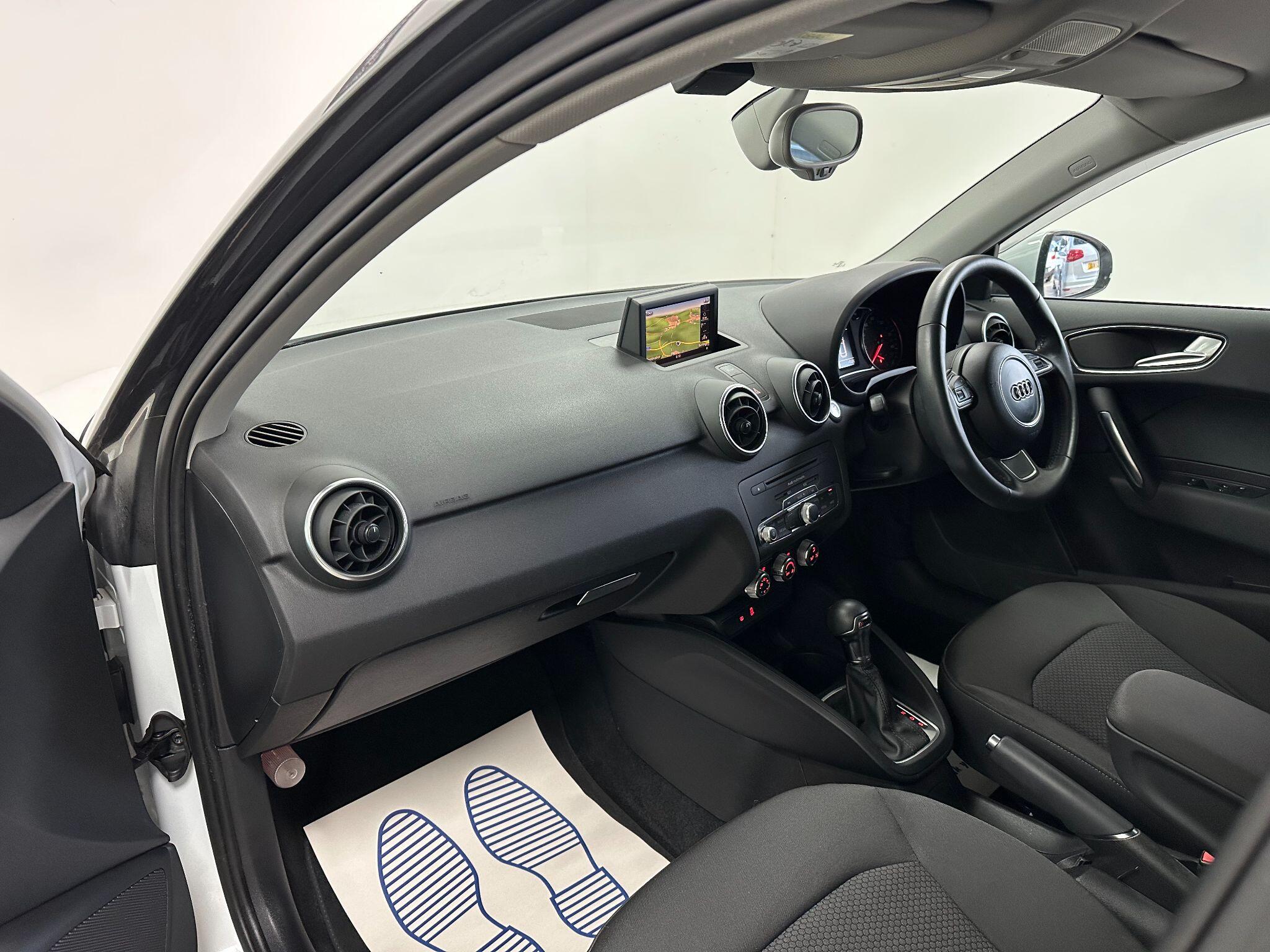 2014 Audi A1 image 24