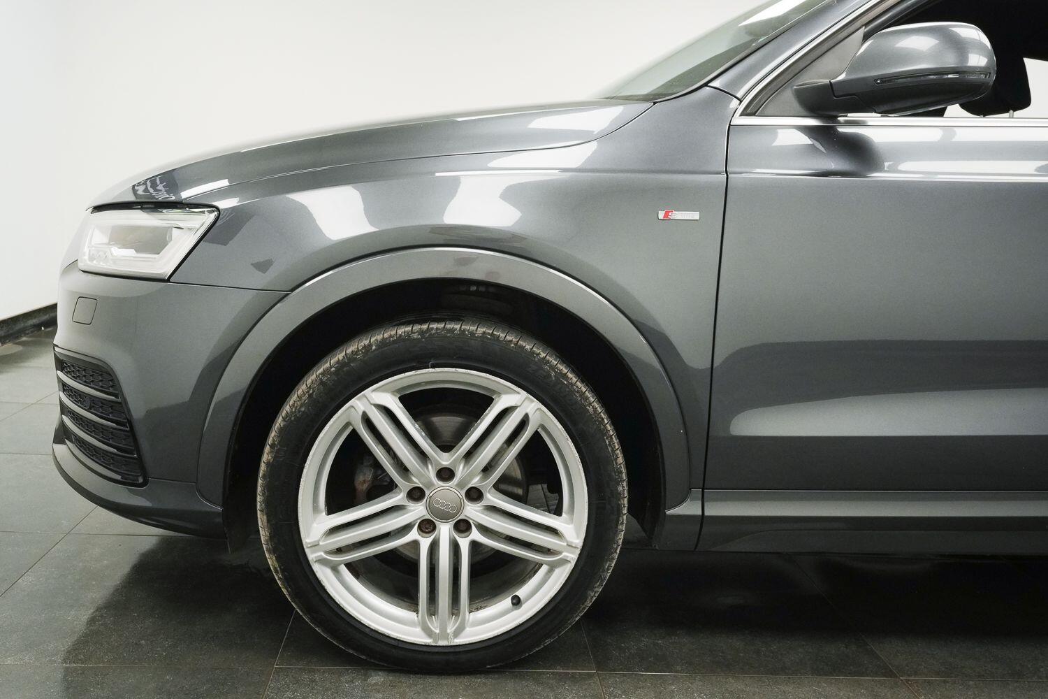 Audi Q3 view 6