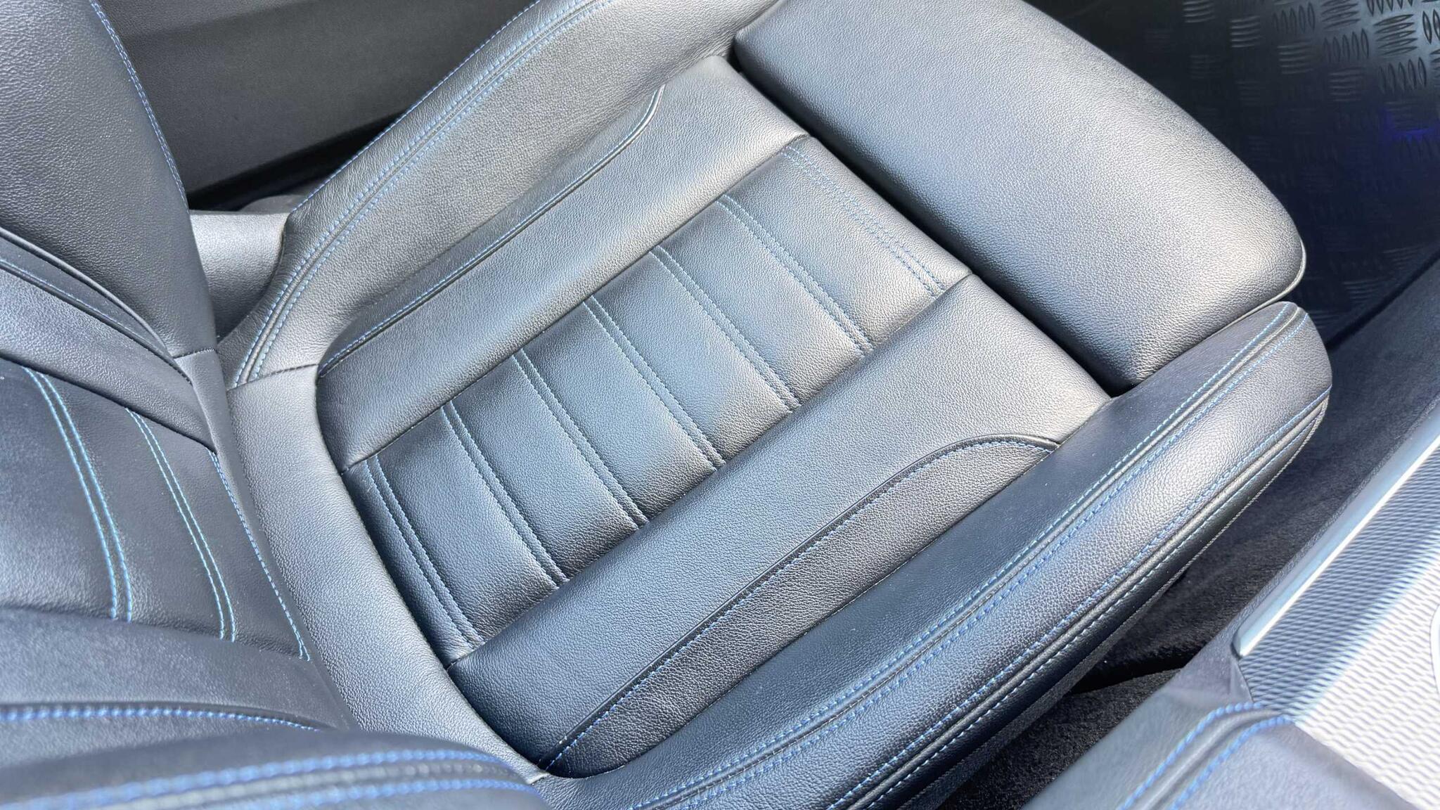 BMW 4 Series view 30