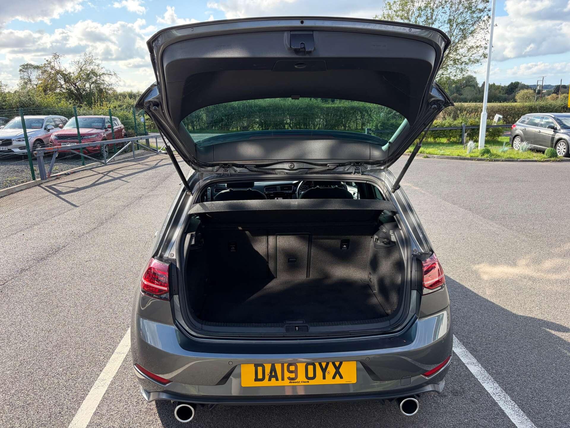 Volkswagen Golf view 24