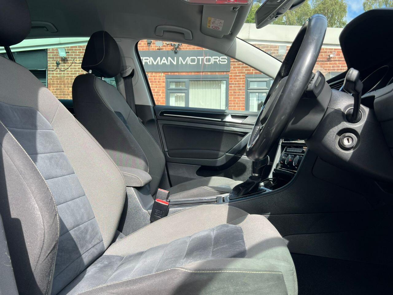 Volkswagen Golf view 13
