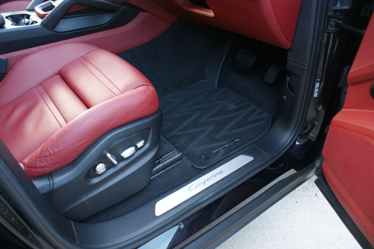 Porsche Cayenne view 46