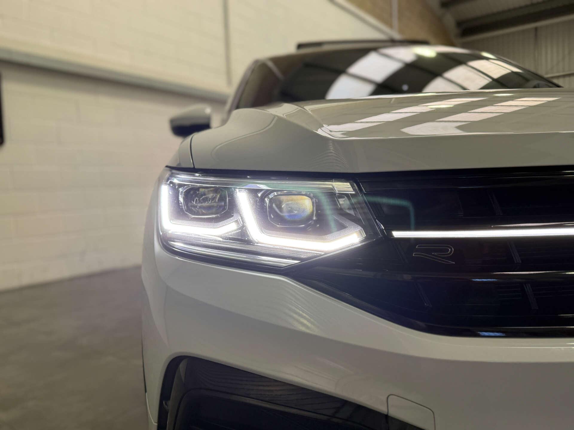 Volkswagen Tiguan Allspace view 8