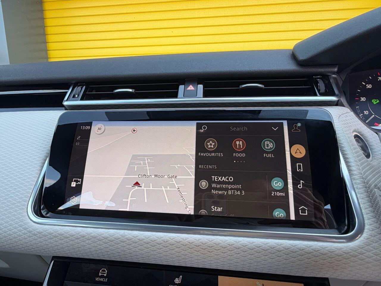 Land Rover Range Rover Velar view 14