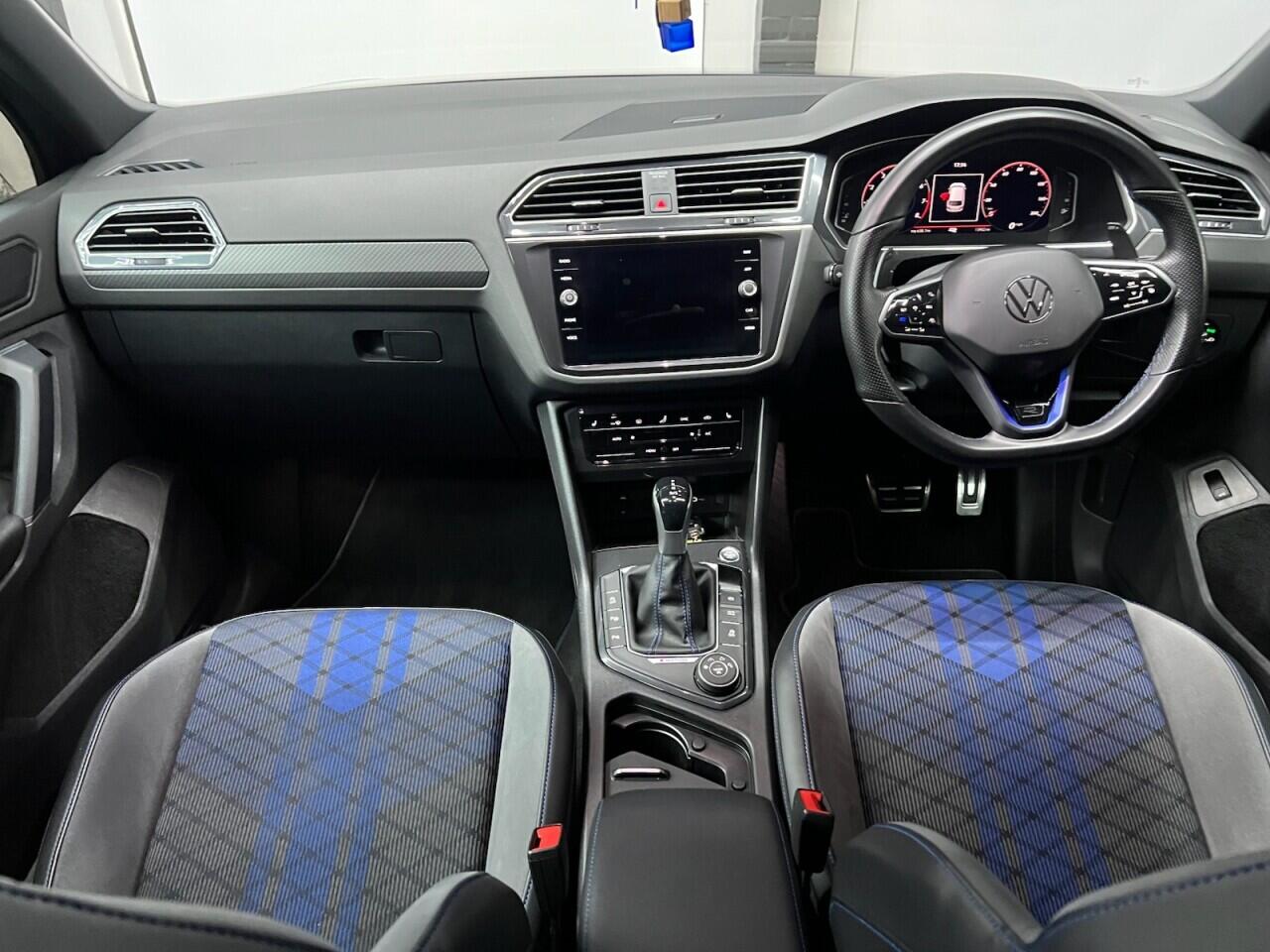 Volkswagen Tiguan view 2