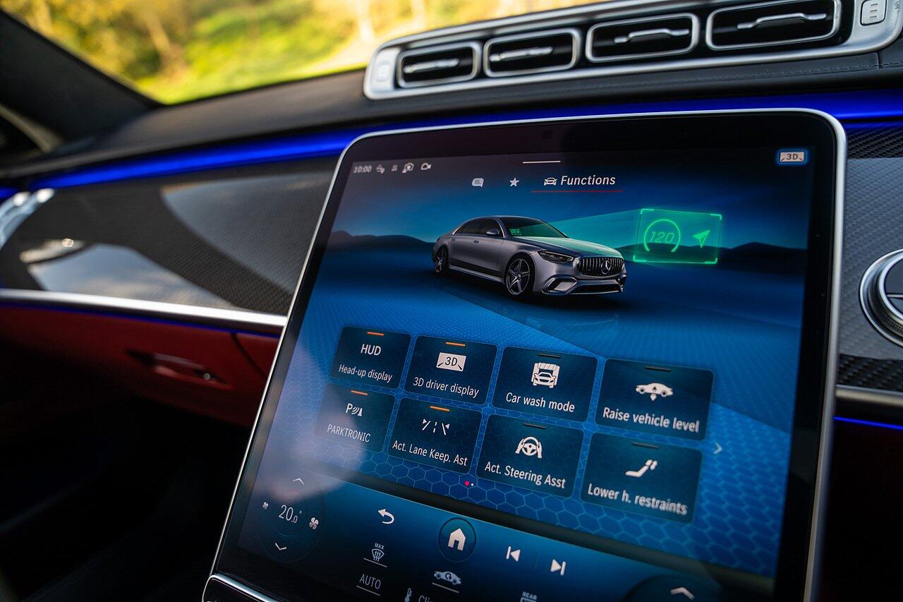 Mercedes-Benz S-Class view 89