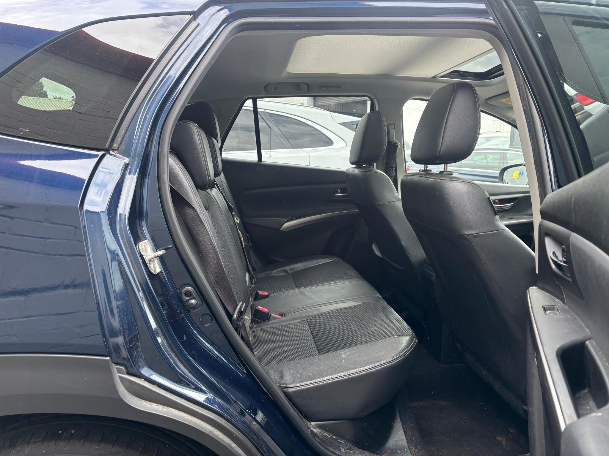 Suzuki S-Cross view 5