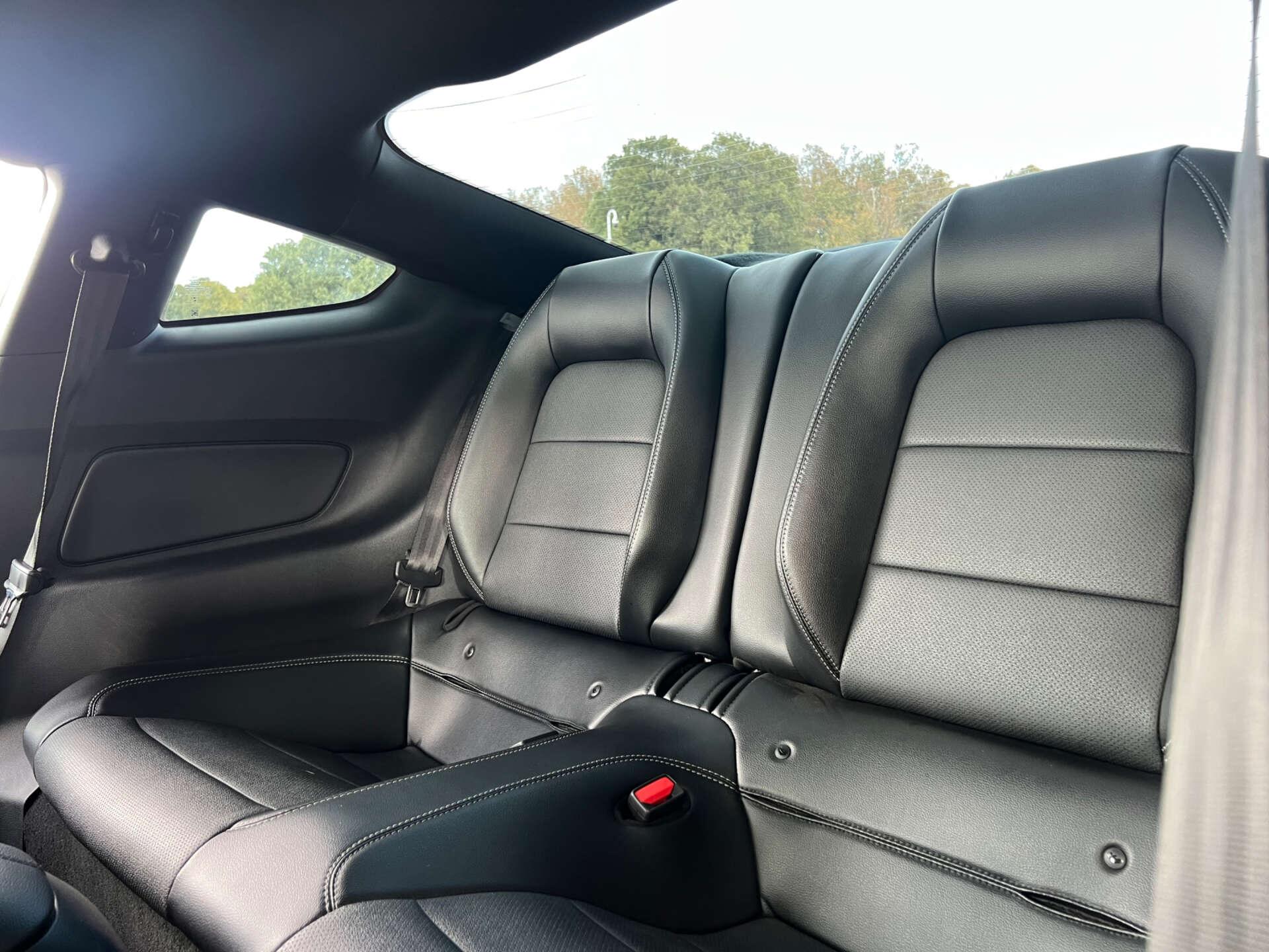 Ford Mustang view 37
