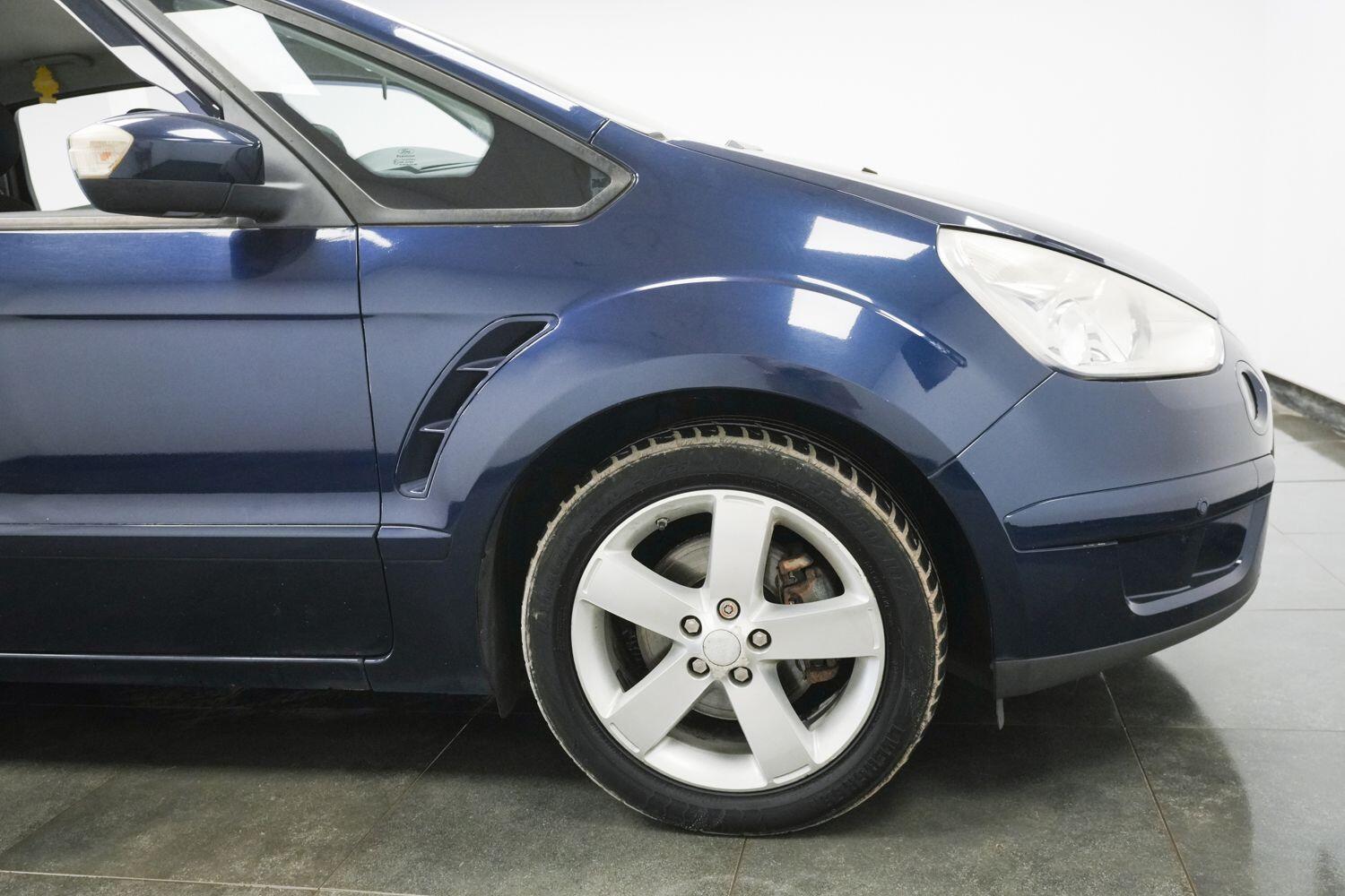 Ford S-Max view 5