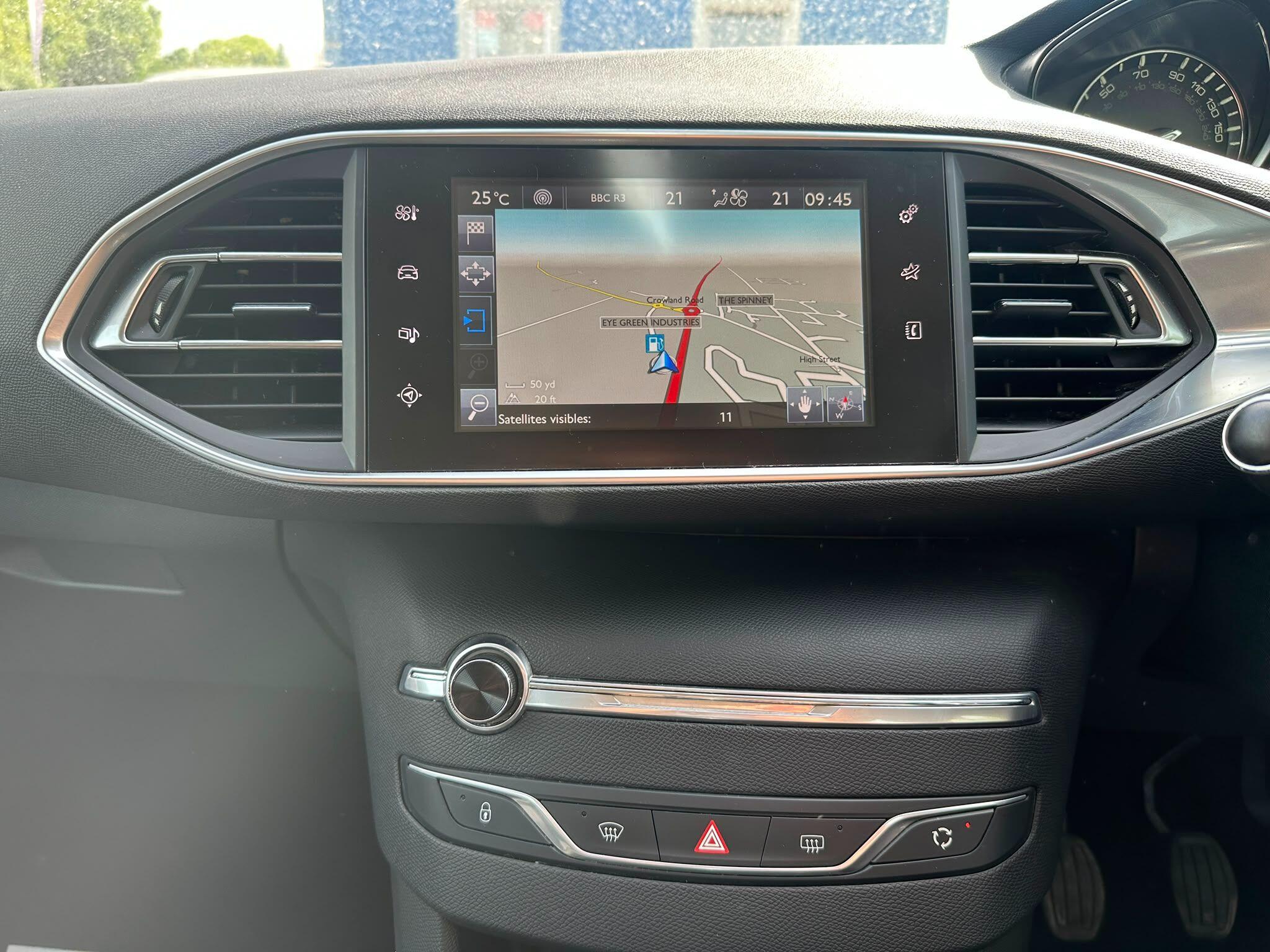 Peugeot 308 view 13
