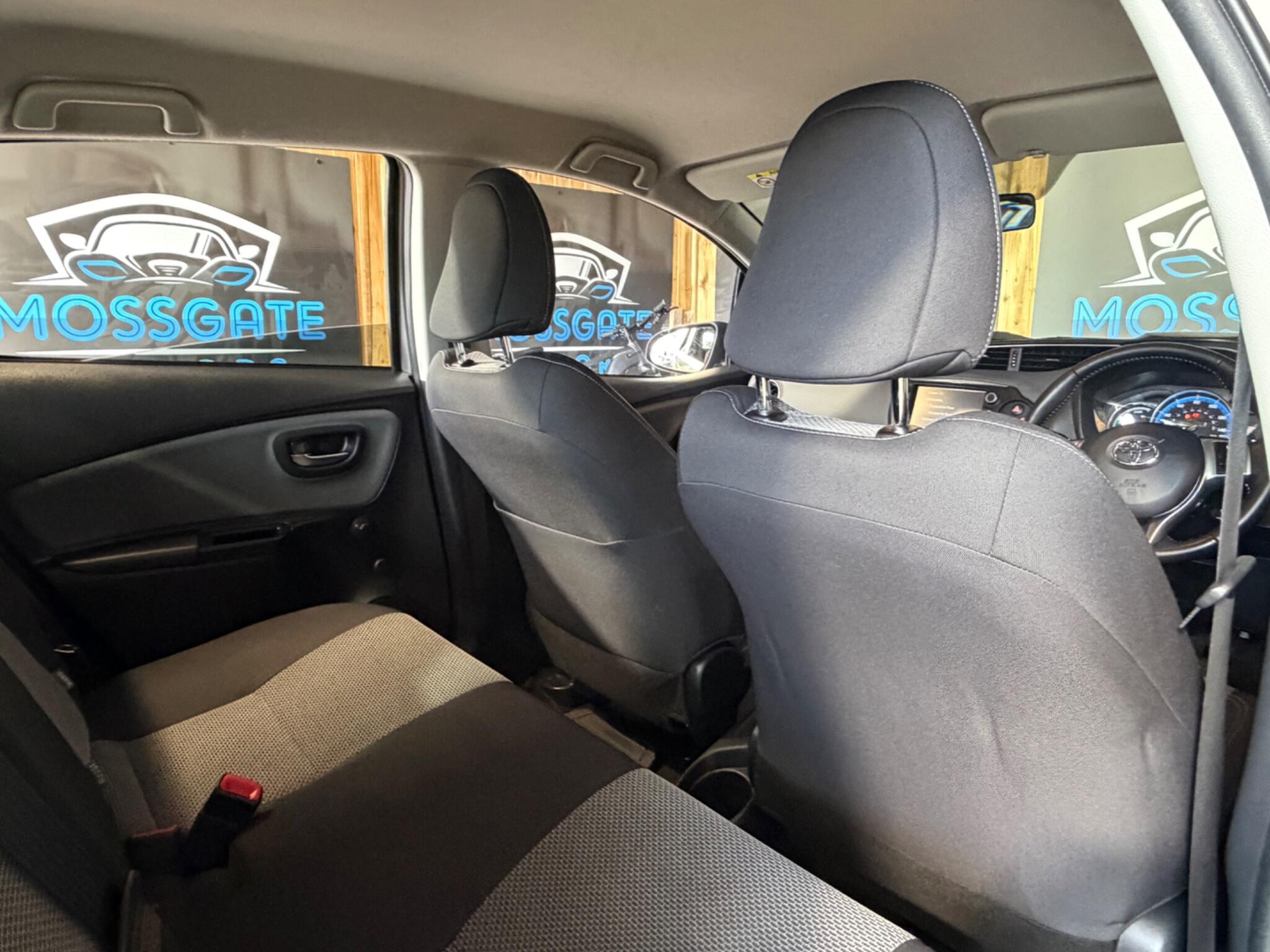 Toyota Yaris view 21