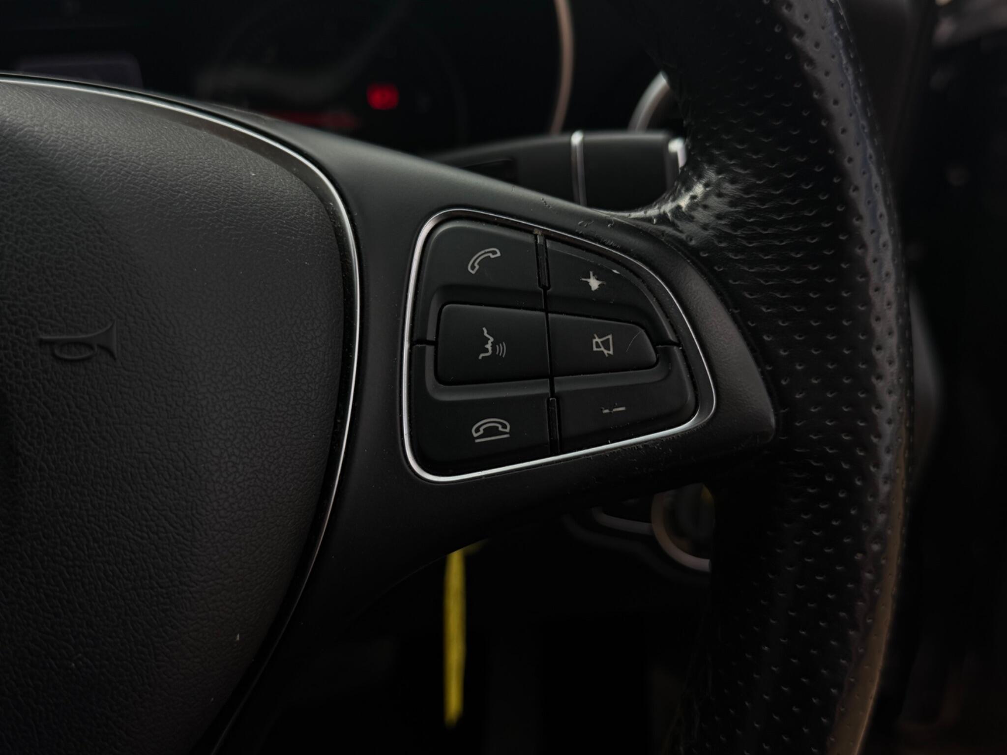 Mercedes-Benz C Class view 23