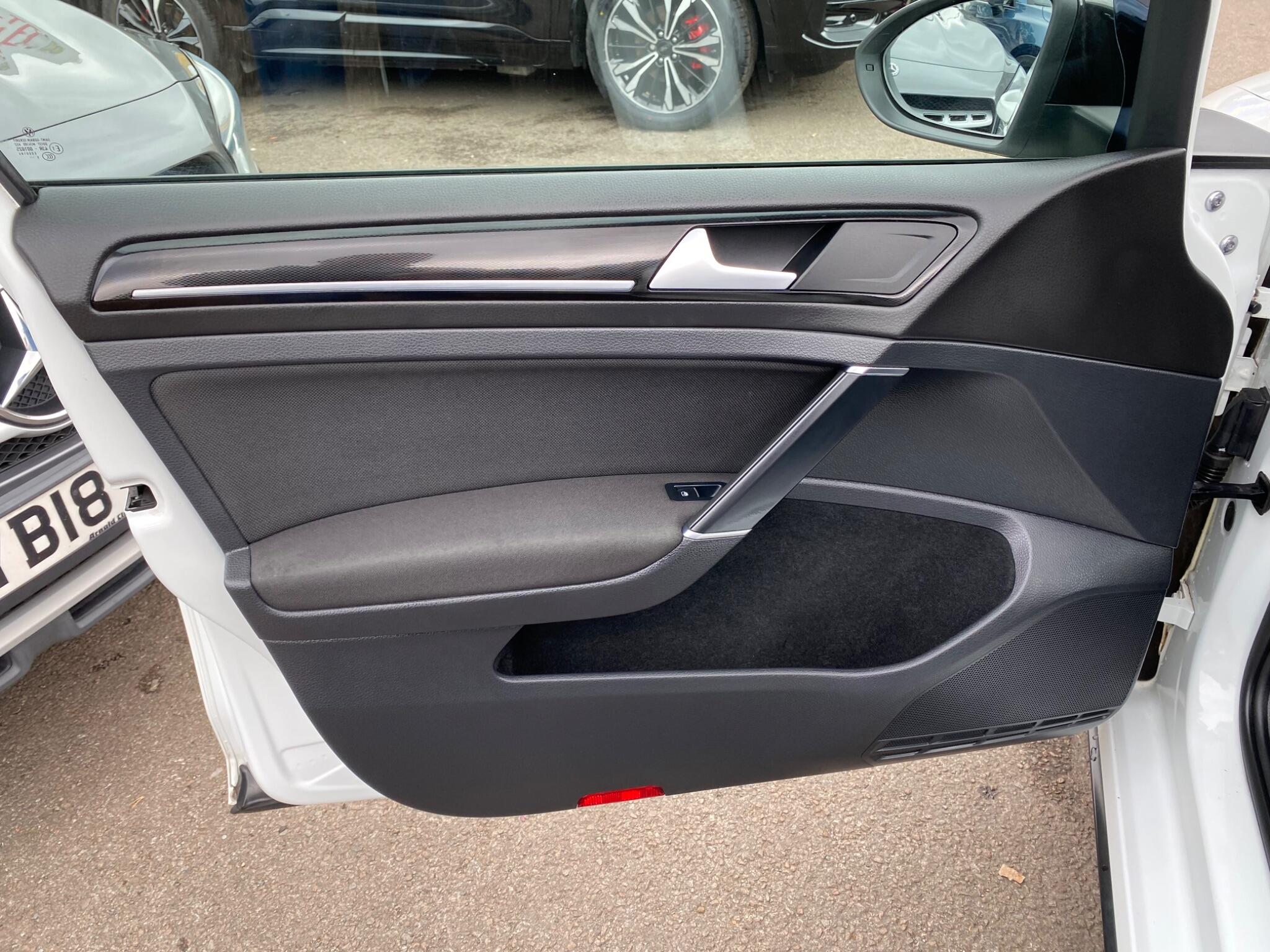 Volkswagen Golf view 37
