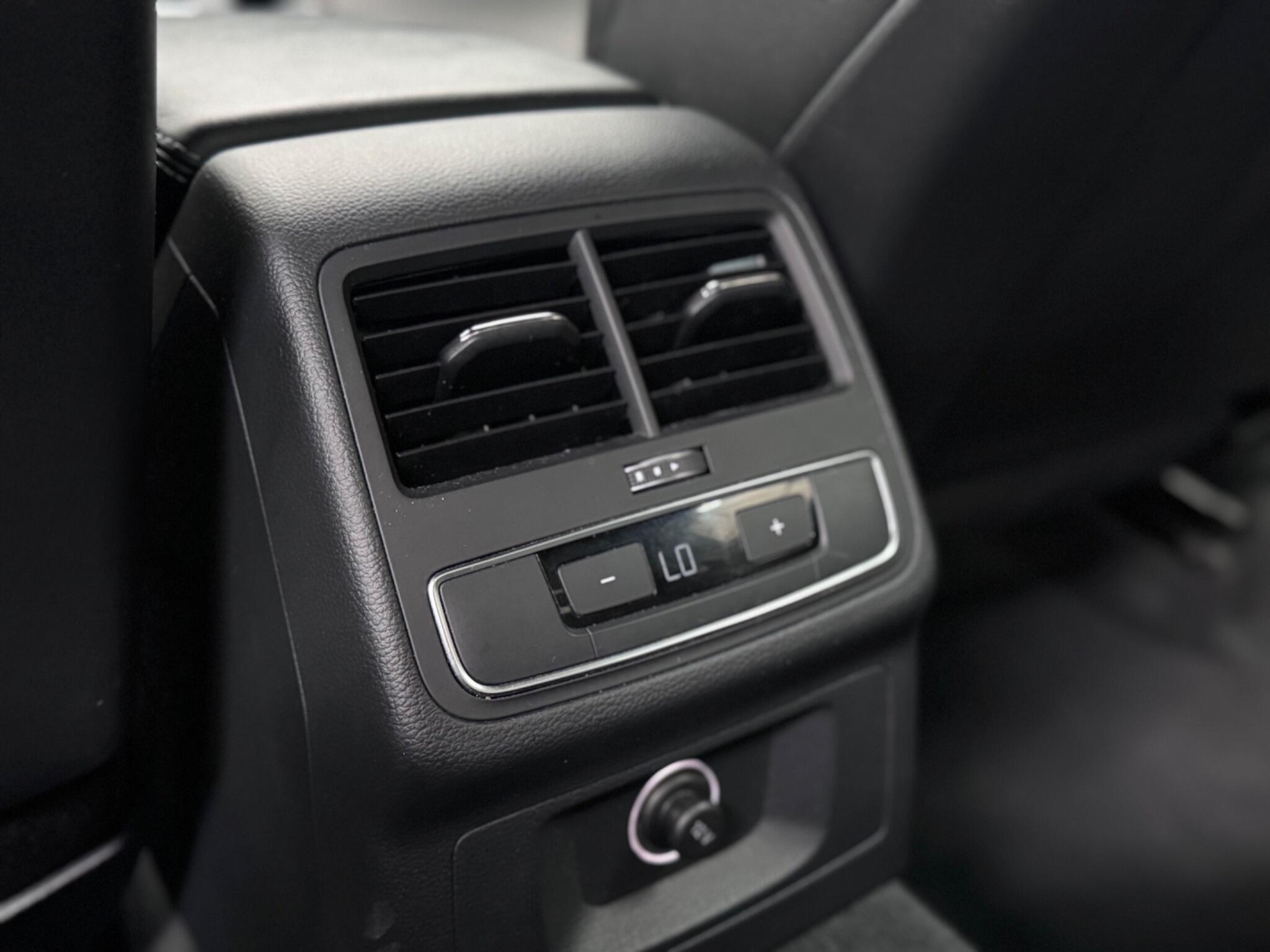 Audi A4 view 49
