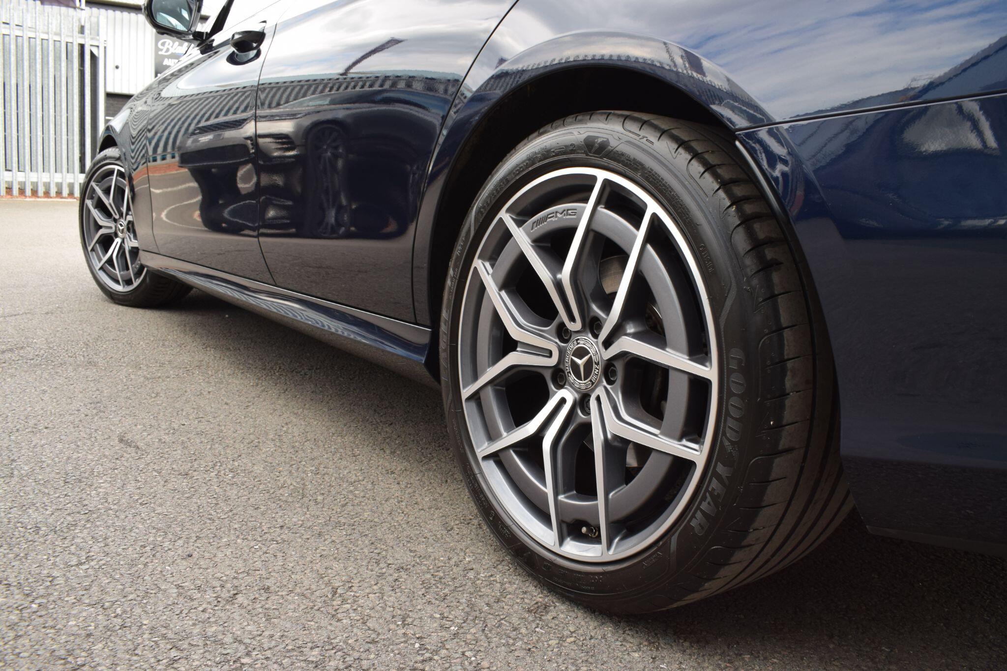 Mercedes-Benz E-Class view 33